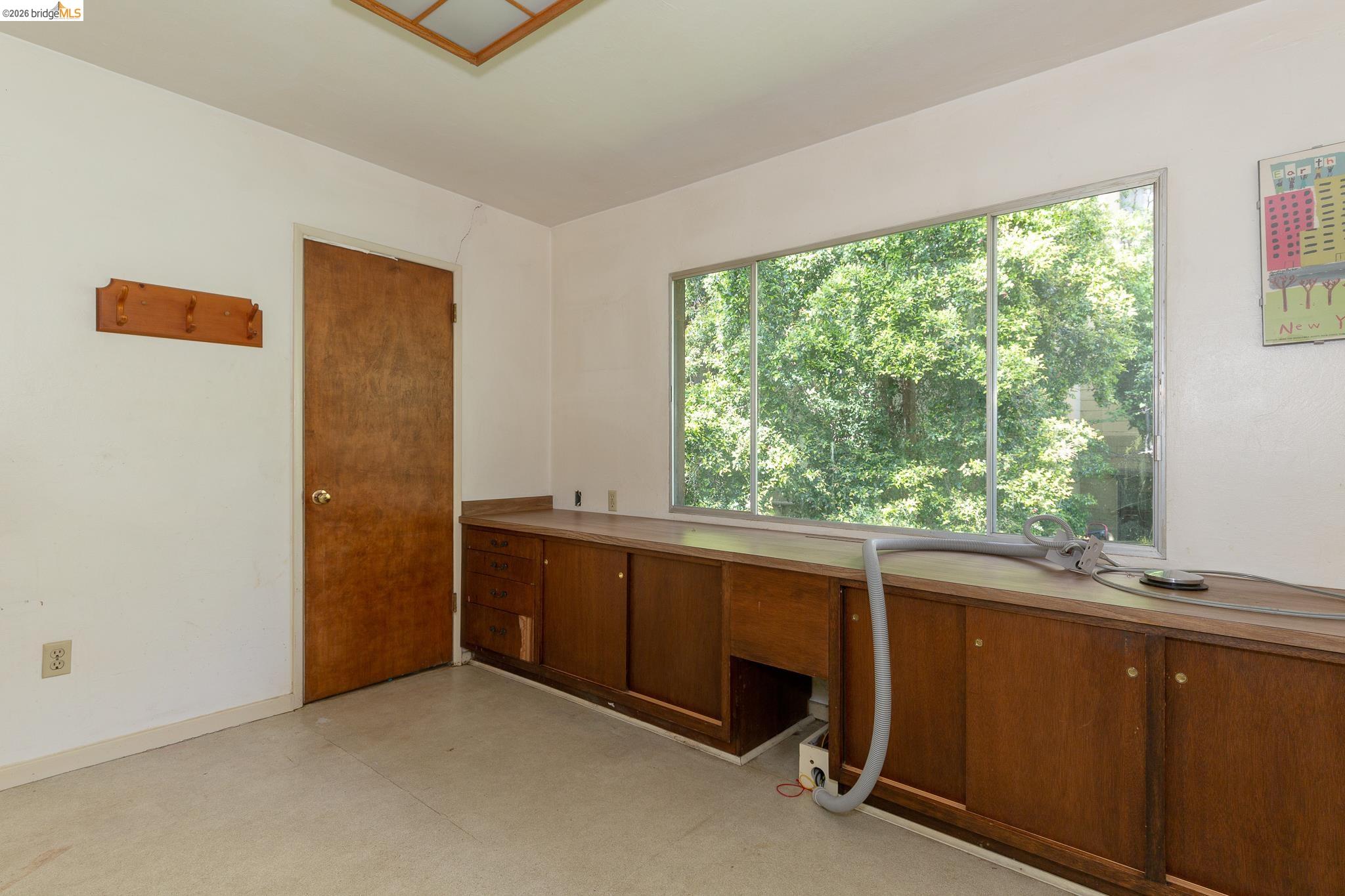 Detail Gallery Image 15 of 25 For 42 Linda Ave, Oakland,  CA 94611 - 3 Beds | 1/1 Baths