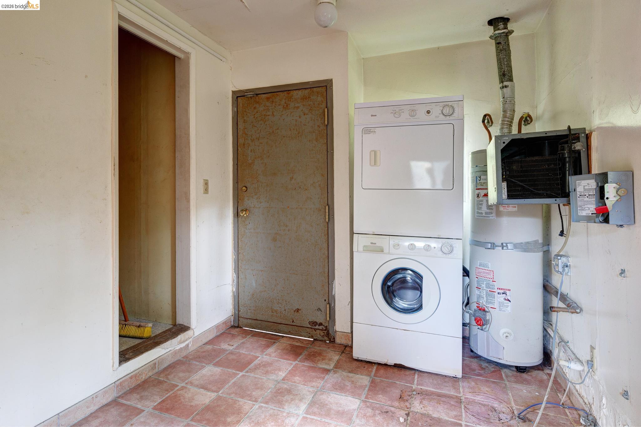 Detail Gallery Image 18 of 25 For 42 Linda Ave, Oakland,  CA 94611 - 3 Beds | 1/1 Baths