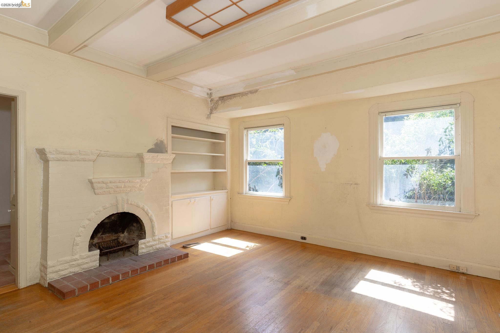 Detail Gallery Image 9 of 25 For 42 Linda Ave, Oakland,  CA 94611 - 3 Beds | 1/1 Baths
