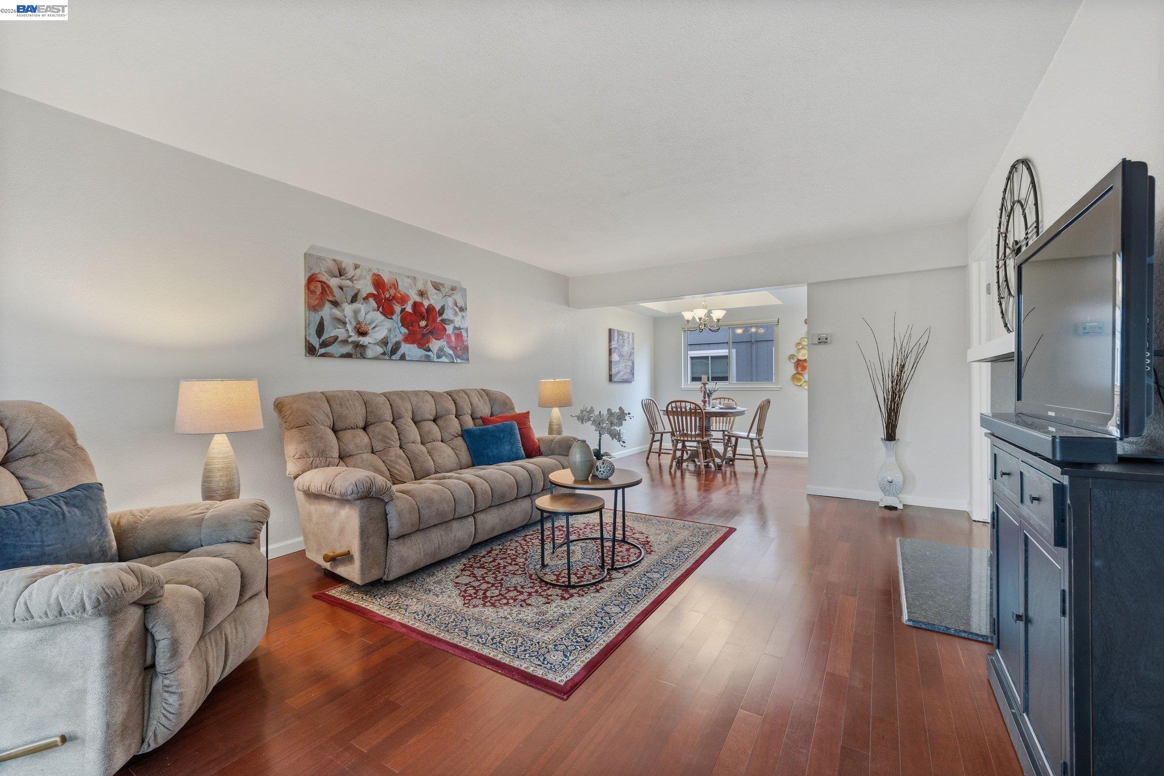 Photo #2: 41131368 Listing: Photo #2