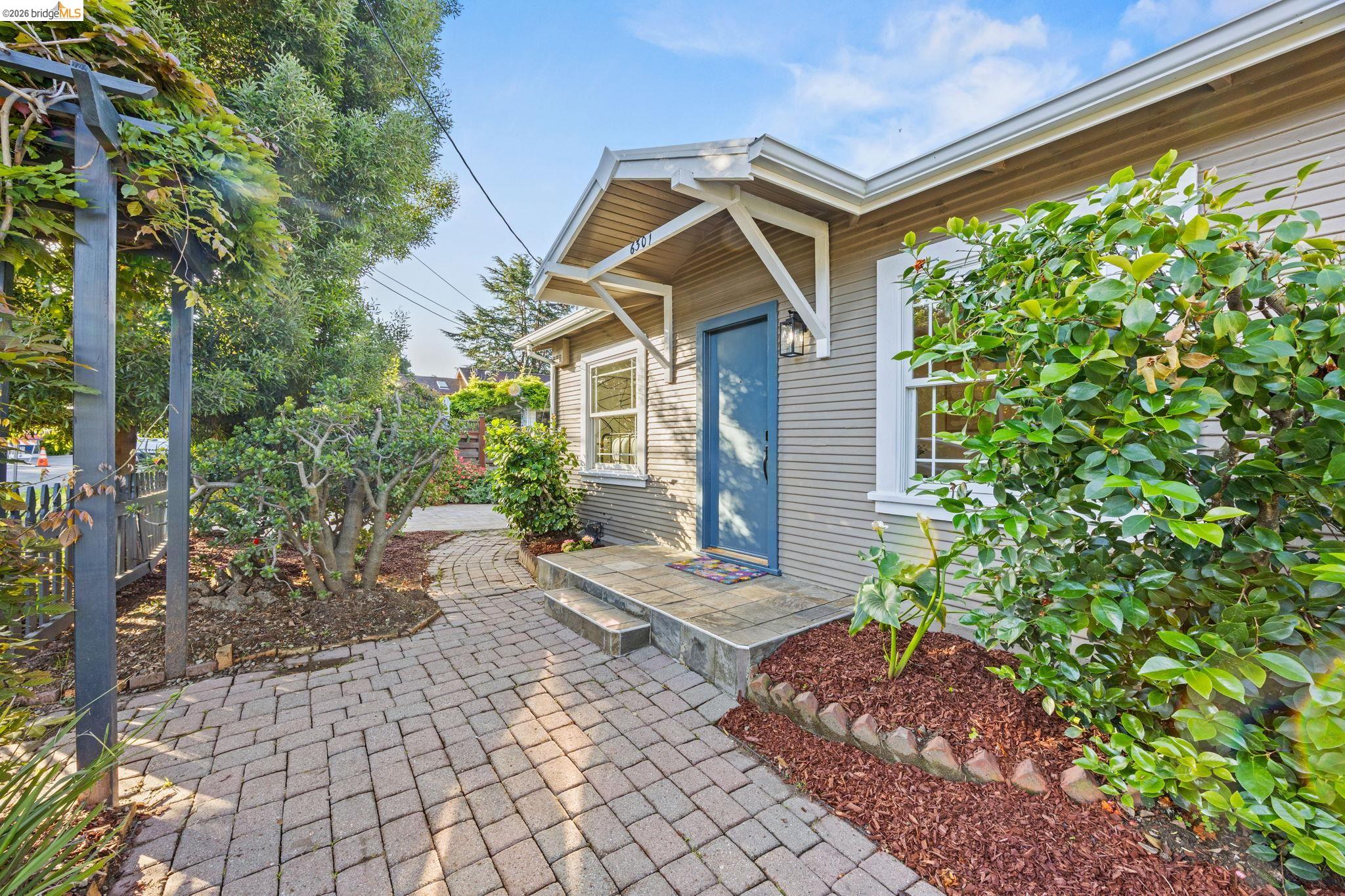 Front Image Thumbnail for EB41131370