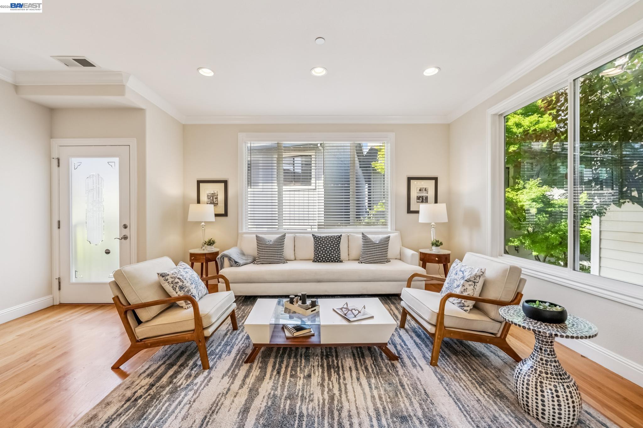 Detail Gallery Image 4 of 34 For 829 Lippert Pl, Santa Clara,  CA 95050 - 3 Beds | 2/1 Baths