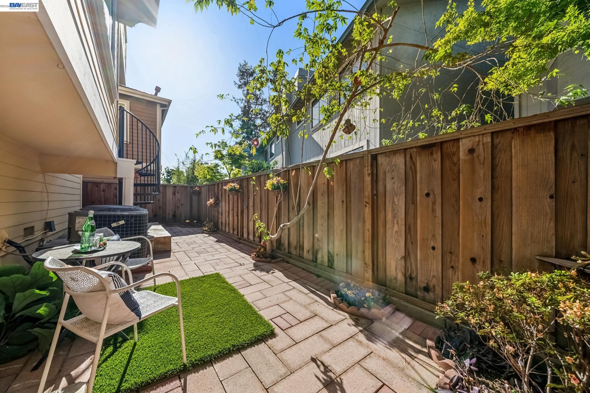 Detail Gallery Image 32 of 34 For 829 Lippert Pl, Santa Clara,  CA 95050 - 3 Beds | 2/1 Baths