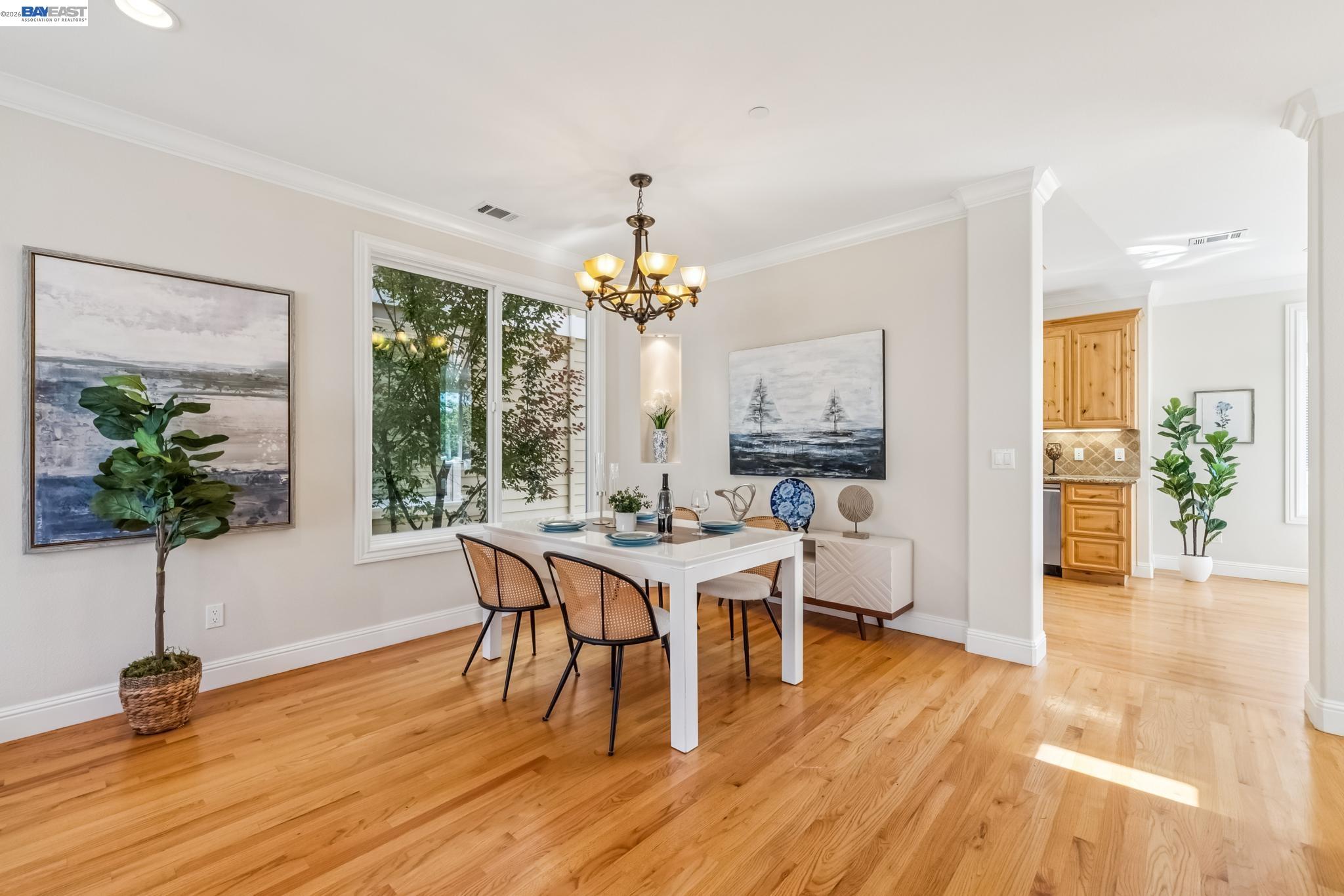 Detail Gallery Image 7 of 34 For 829 Lippert Pl, Santa Clara,  CA 95050 - 3 Beds | 2/1 Baths