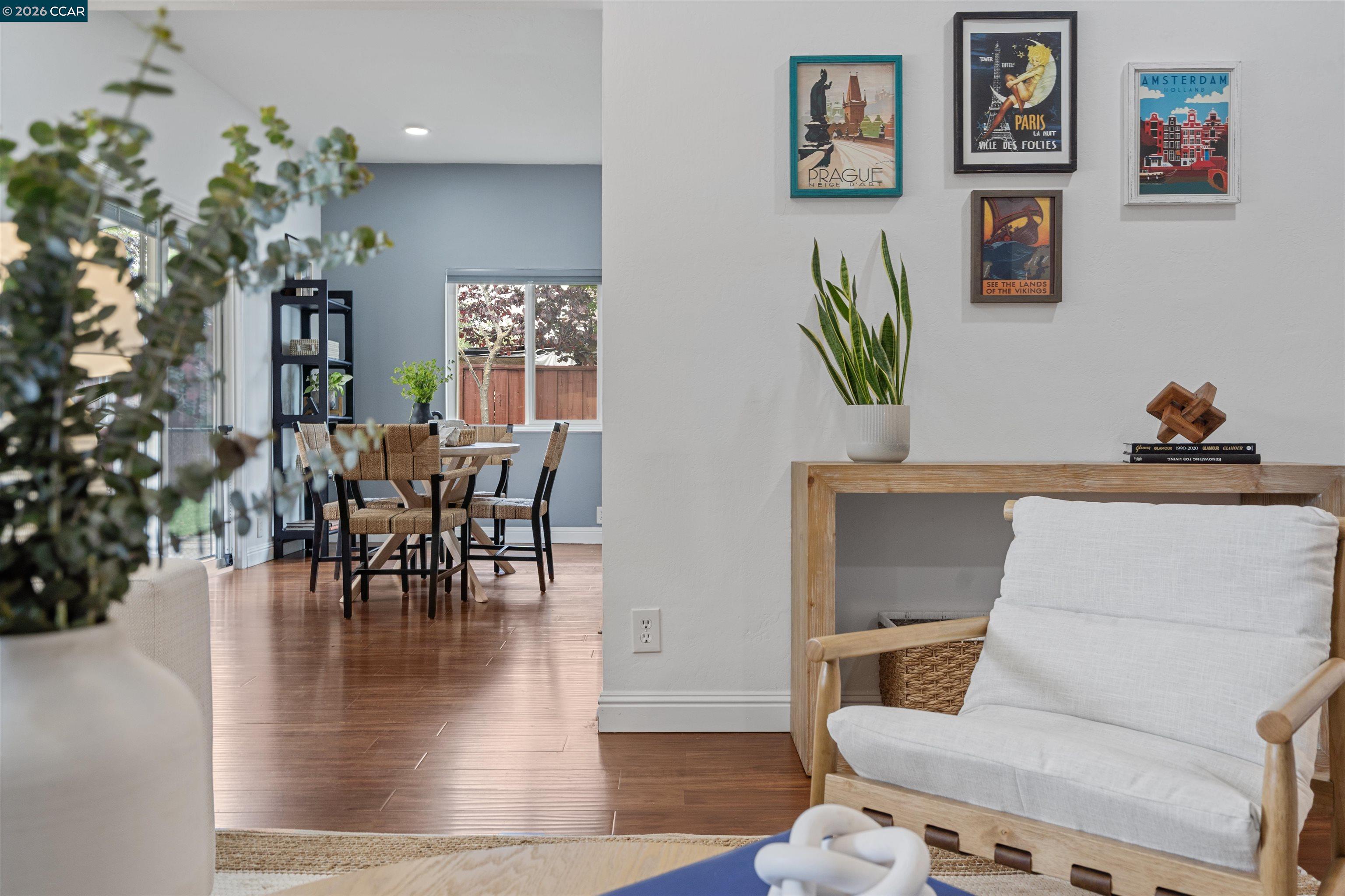 Front Image Thumbnail for CC41131372