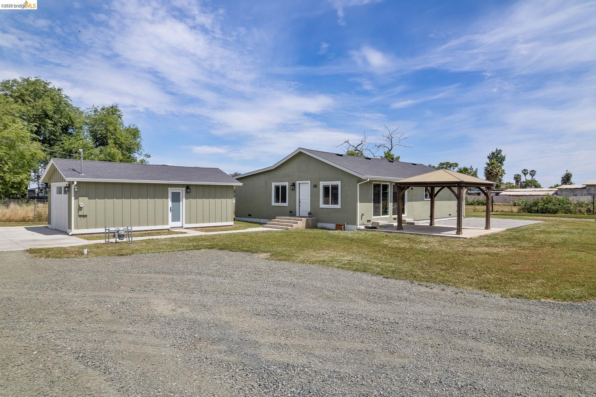 Front Image Thumbnail for EB41131374