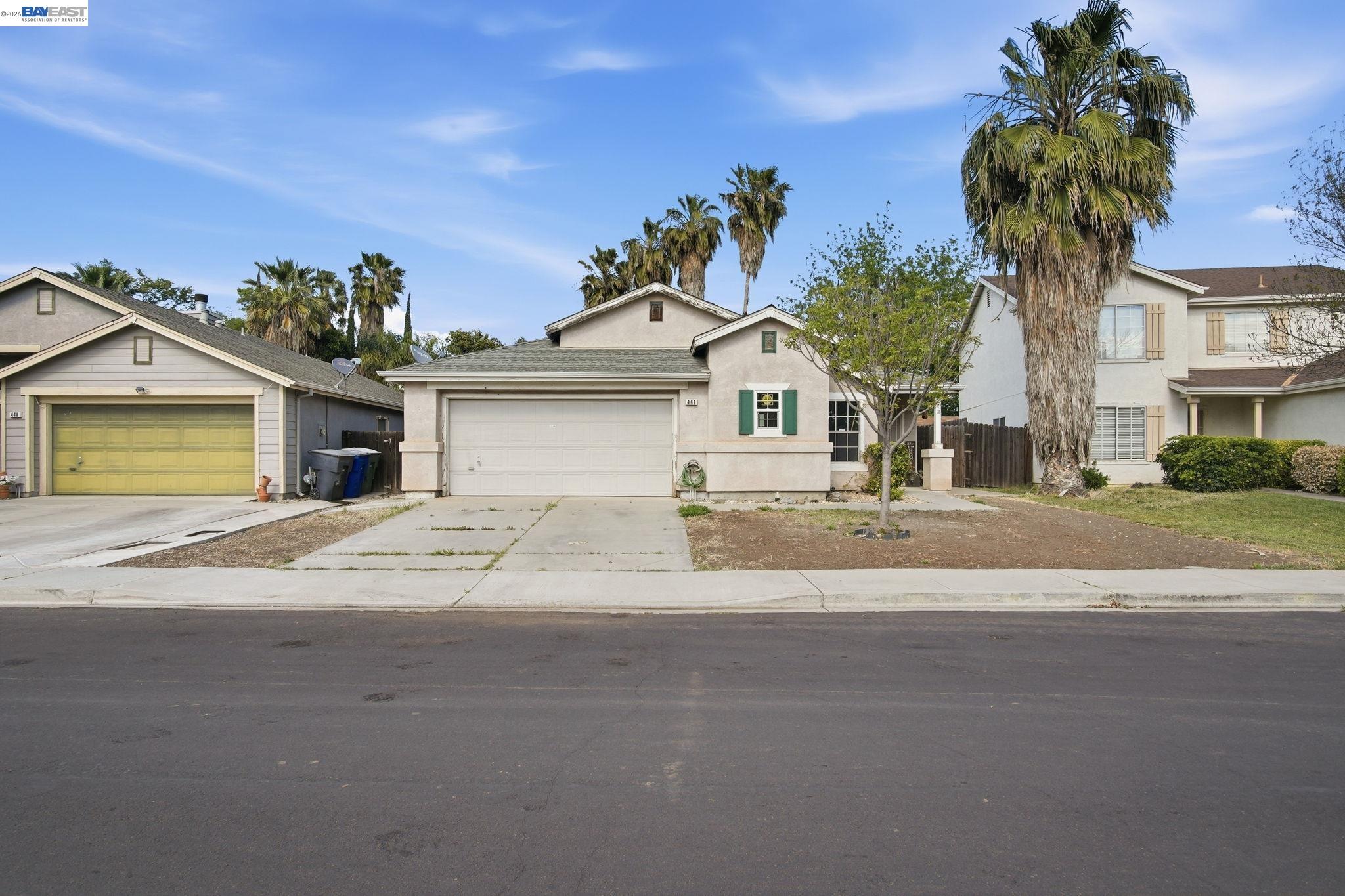 Detail Gallery Image 2 of 14 For 444 Red Robin, Patterson,  CA 95363 - 3 Beds | 2 Baths