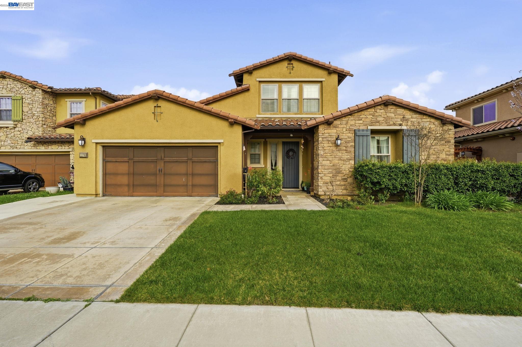 Detail Gallery Image 1 of 24 For 1176 Duomo Way, Manteca,  CA 95337 - 4 Beds | 3/1 Baths