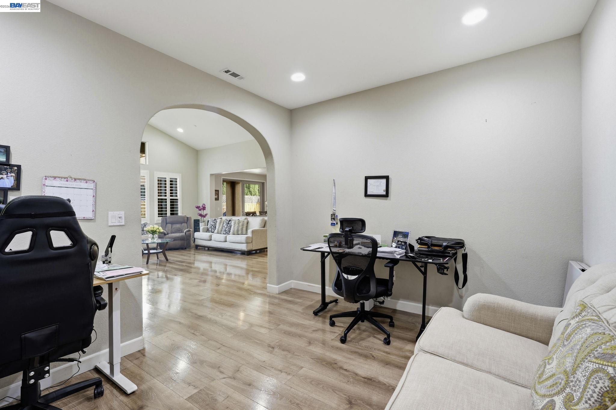 Detail Gallery Image 14 of 24 For 1176 Duomo Way, Manteca,  CA 95337 - 4 Beds | 3/1 Baths