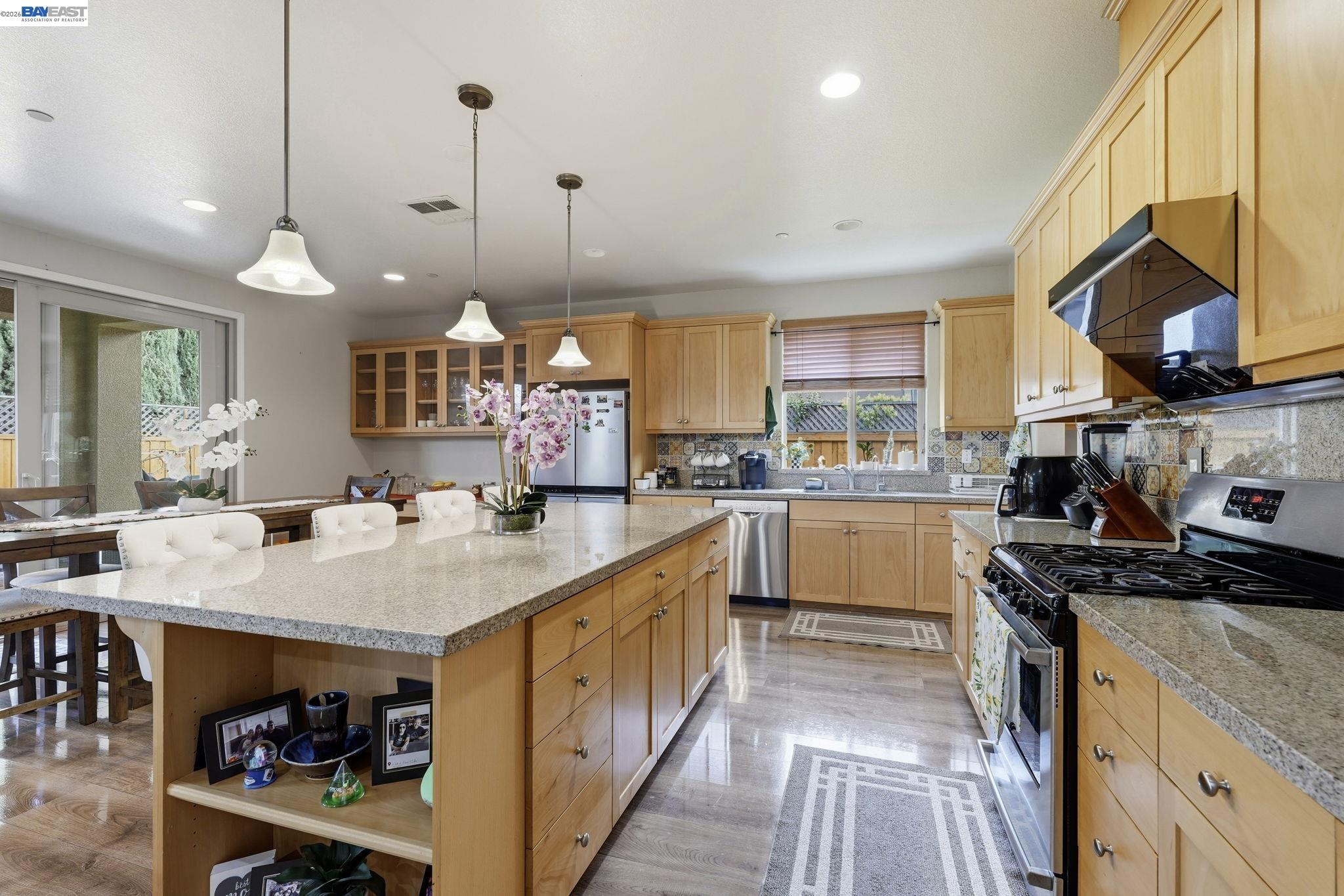 Detail Gallery Image 6 of 24 For 1176 Duomo Way, Manteca,  CA 95337 - 4 Beds | 3/1 Baths