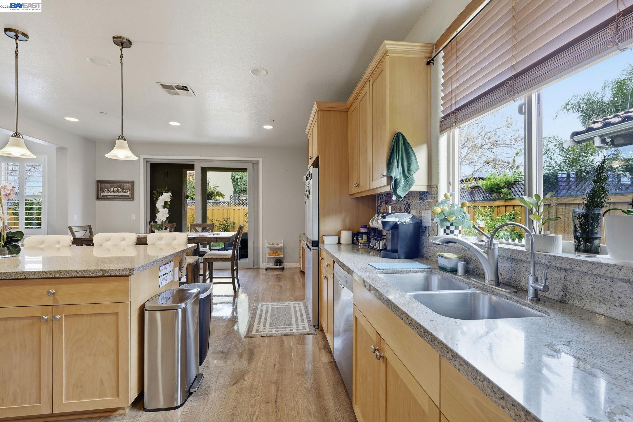 Detail Gallery Image 7 of 24 For 1176 Duomo Way, Manteca,  CA 95337 - 4 Beds | 3/1 Baths