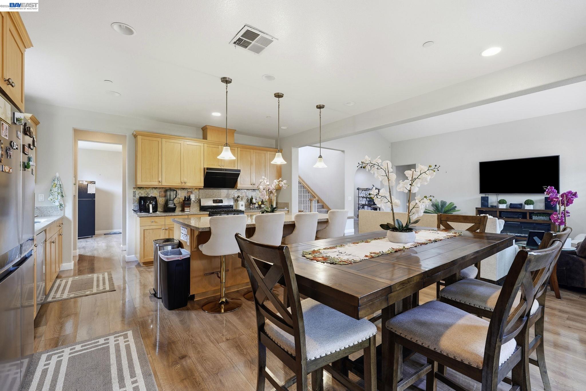 Detail Gallery Image 9 of 24 For 1176 Duomo Way, Manteca,  CA 95337 - 4 Beds | 3/1 Baths