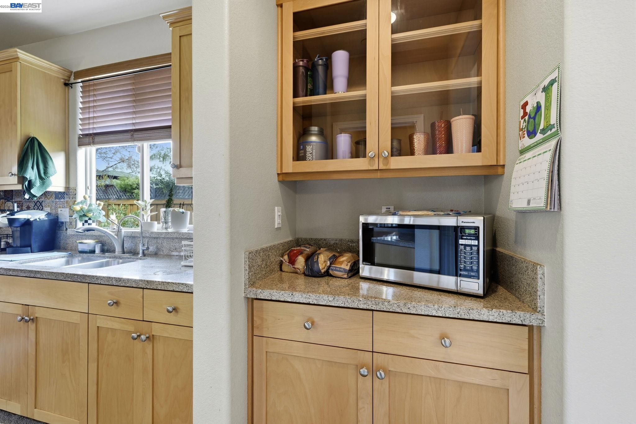 Detail Gallery Image 10 of 24 For 1176 Duomo Way, Manteca,  CA 95337 - 4 Beds | 3/1 Baths