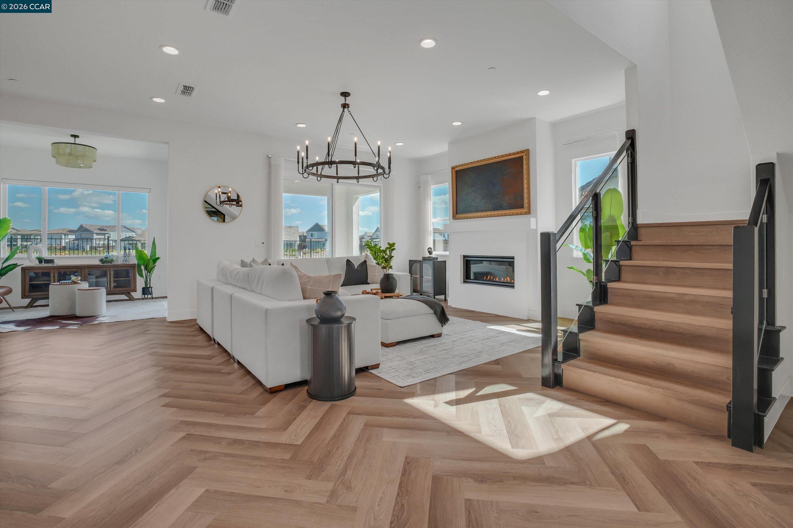 Detail Gallery Image 13 of 67 For 3368 Mulholland Dr, Lathrop,  CA 95330 - 5 Beds | 4/1 Baths