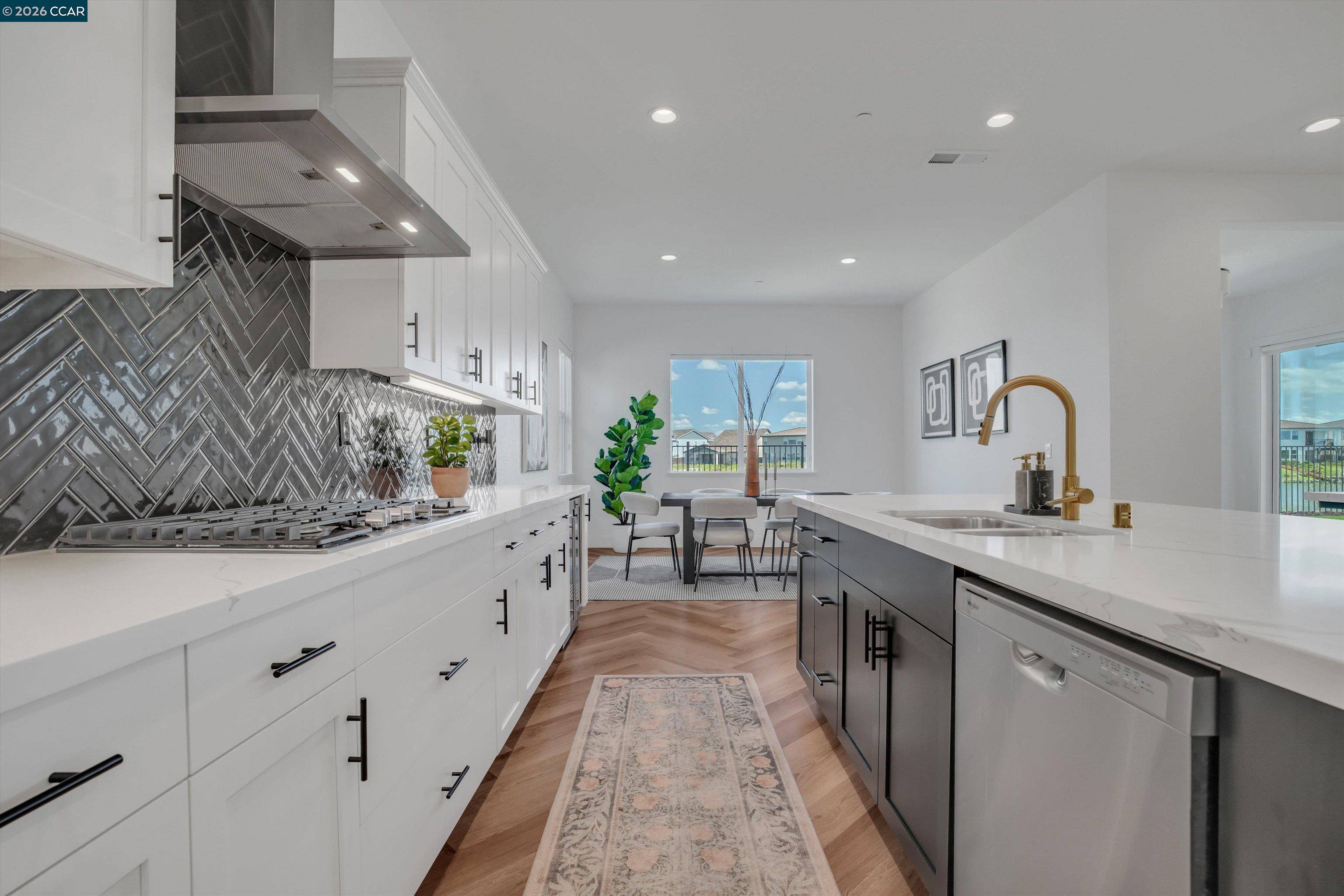 Detail Gallery Image 19 of 67 For 3368 Mulholland Dr, Lathrop,  CA 95330 - 5 Beds | 4/1 Baths