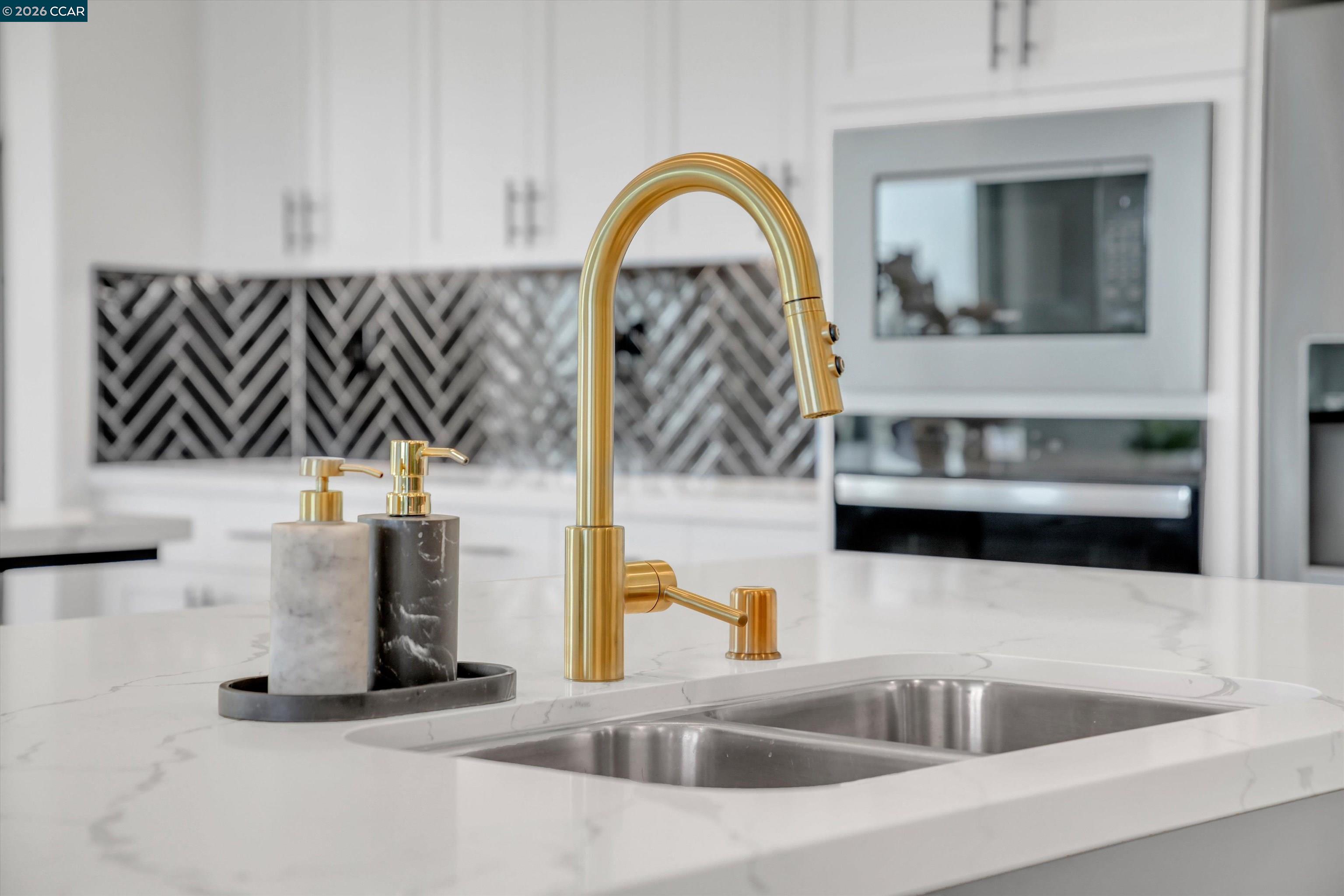 Detail Gallery Image 20 of 67 For 3368 Mulholland Dr, Lathrop,  CA 95330 - 5 Beds | 4/1 Baths