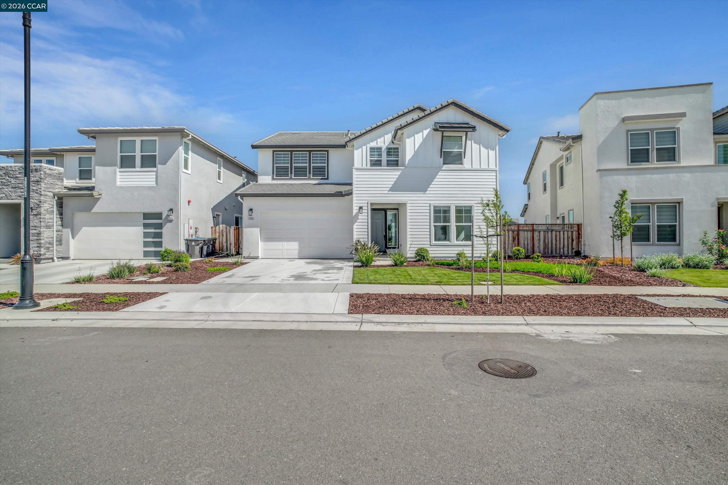 Detail Gallery Image 4 of 67 For 3368 Mulholland Dr, Lathrop,  CA 95330 - 5 Beds | 4/1 Baths