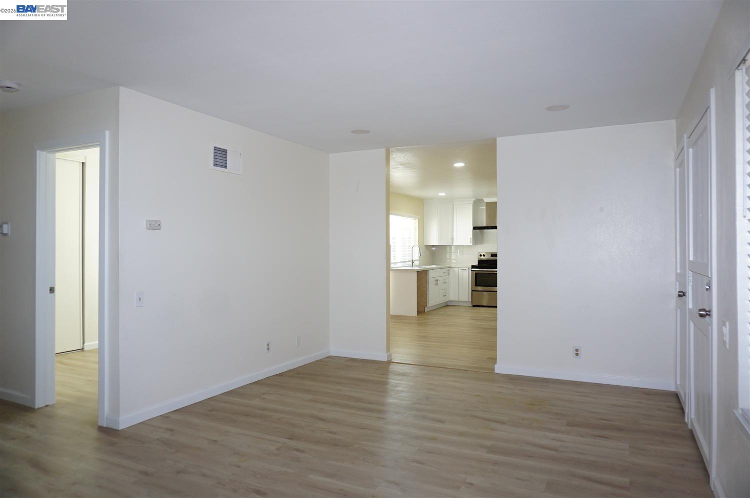 Detail Gallery Image 5 of 35 For 30888 Tidewater Dr, Union City,  CA 94587 - 3 Beds | 2 Baths