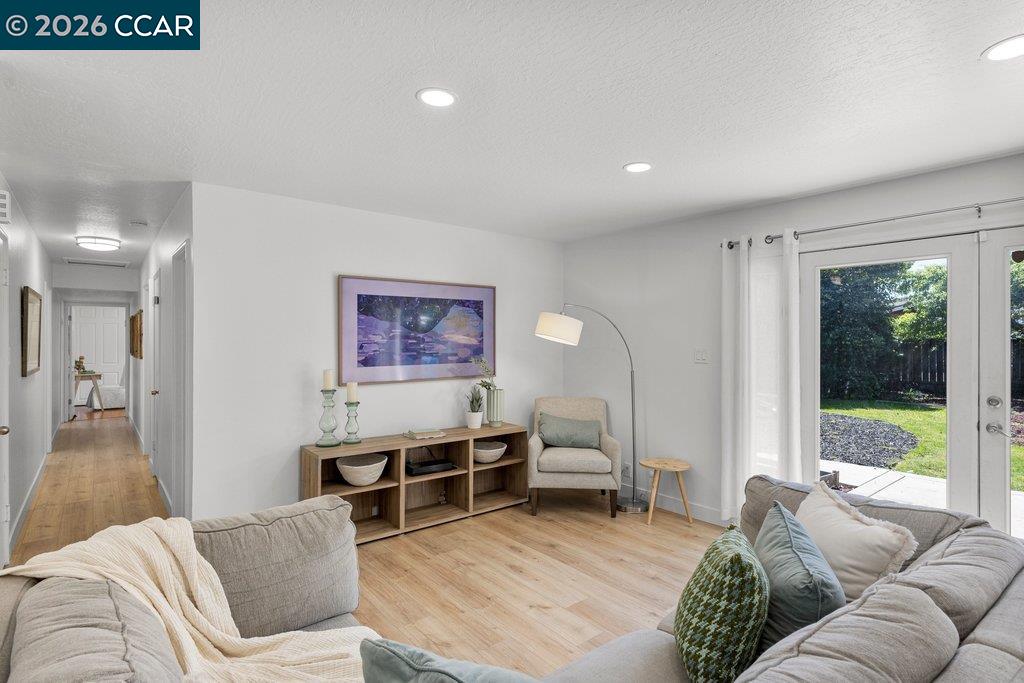 Detail Gallery Image 13 of 39 For 1139 Lovell Court, Concord,  CA 94520 - 5 Beds | 2 Baths