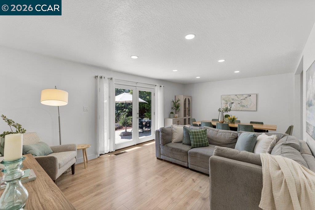 Detail Gallery Image 15 of 39 For 1139 Lovell Court, Concord,  CA 94520 - 5 Beds | 2 Baths