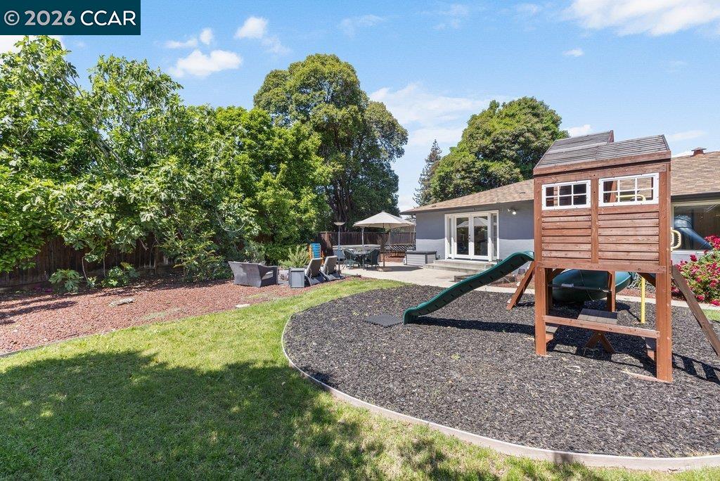 Detail Gallery Image 31 of 39 For 1139 Lovell Court, Concord,  CA 94520 - 5 Beds | 2 Baths