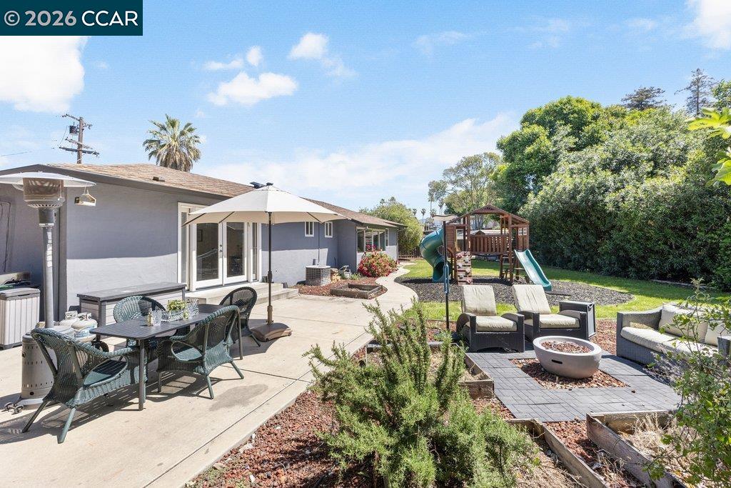 Detail Gallery Image 32 of 39 For 1139 Lovell Court, Concord,  CA 94520 - 5 Beds | 2 Baths