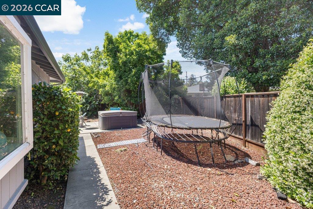 Detail Gallery Image 34 of 39 For 1139 Lovell Court, Concord,  CA 94520 - 5 Beds | 2 Baths