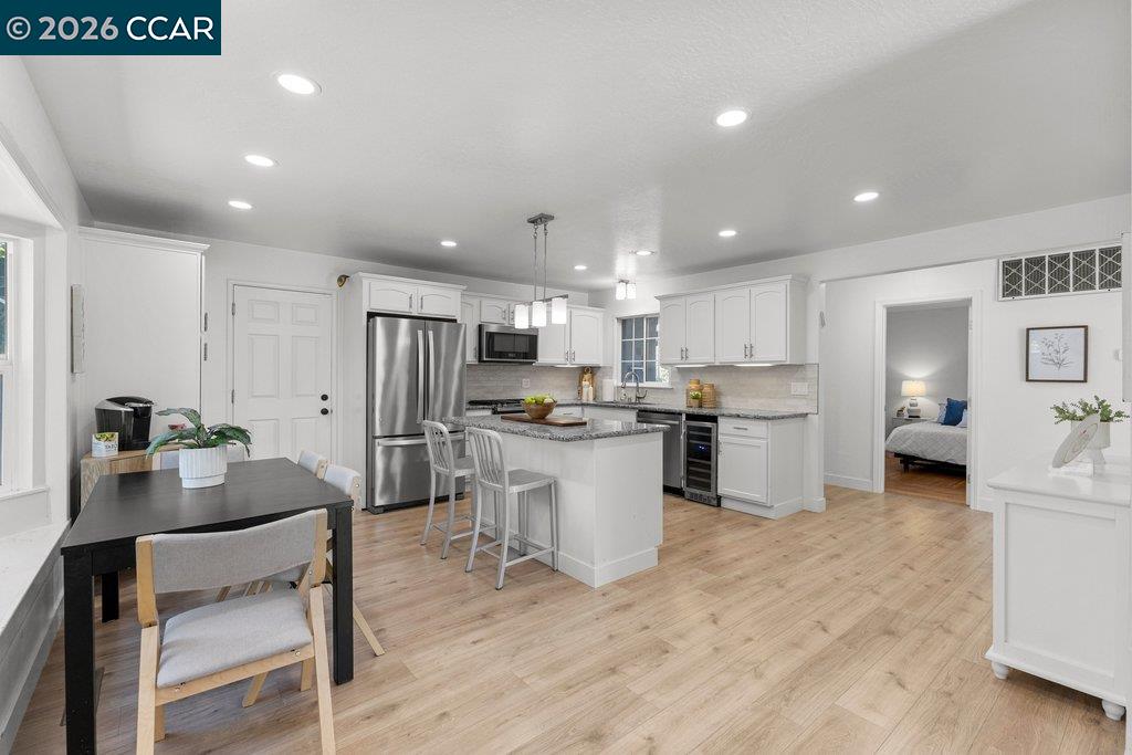 Detail Gallery Image 8 of 39 For 1139 Lovell Court, Concord,  CA 94520 - 5 Beds | 2 Baths