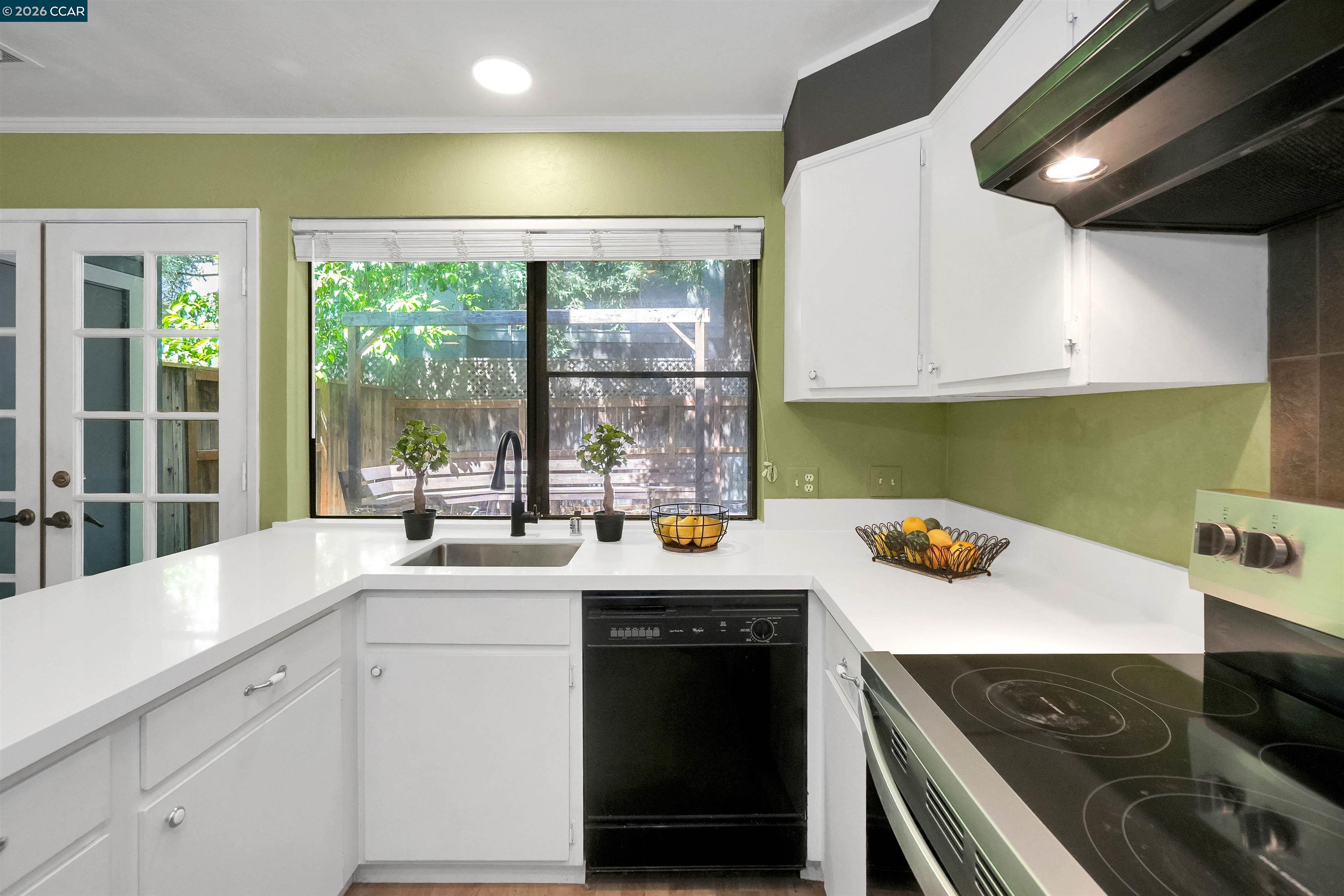 Photo #3: 41131393 Listing: Photo #3