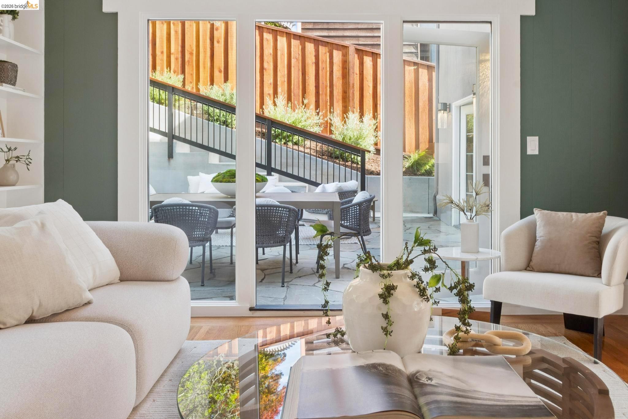 Detail Gallery Image 12 of 77 For 1001 Cragmont Ave, Berkeley,  CA 94708 - 4 Beds | 4 Baths