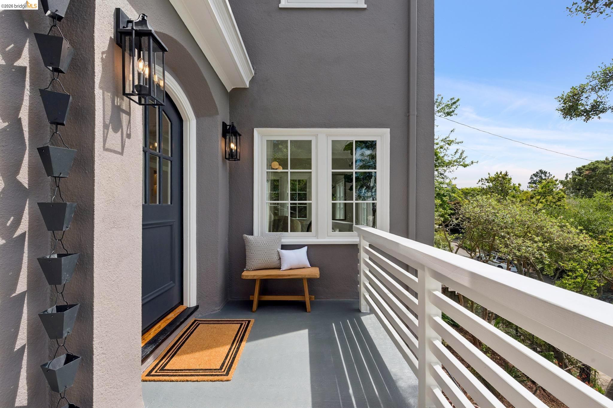 Detail Gallery Image 4 of 77 For 1001 Cragmont Ave, Berkeley,  CA 94708 - 4 Beds | 4 Baths