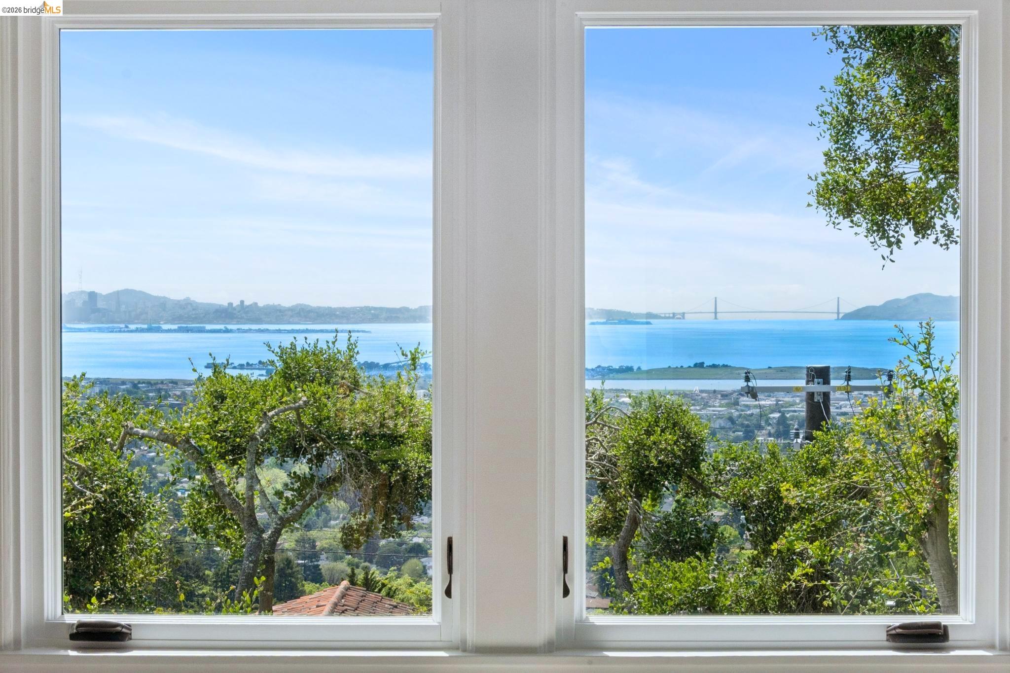 Detail Gallery Image 32 of 77 For 1001 Cragmont Ave, Berkeley,  CA 94708 - 4 Beds | 4 Baths