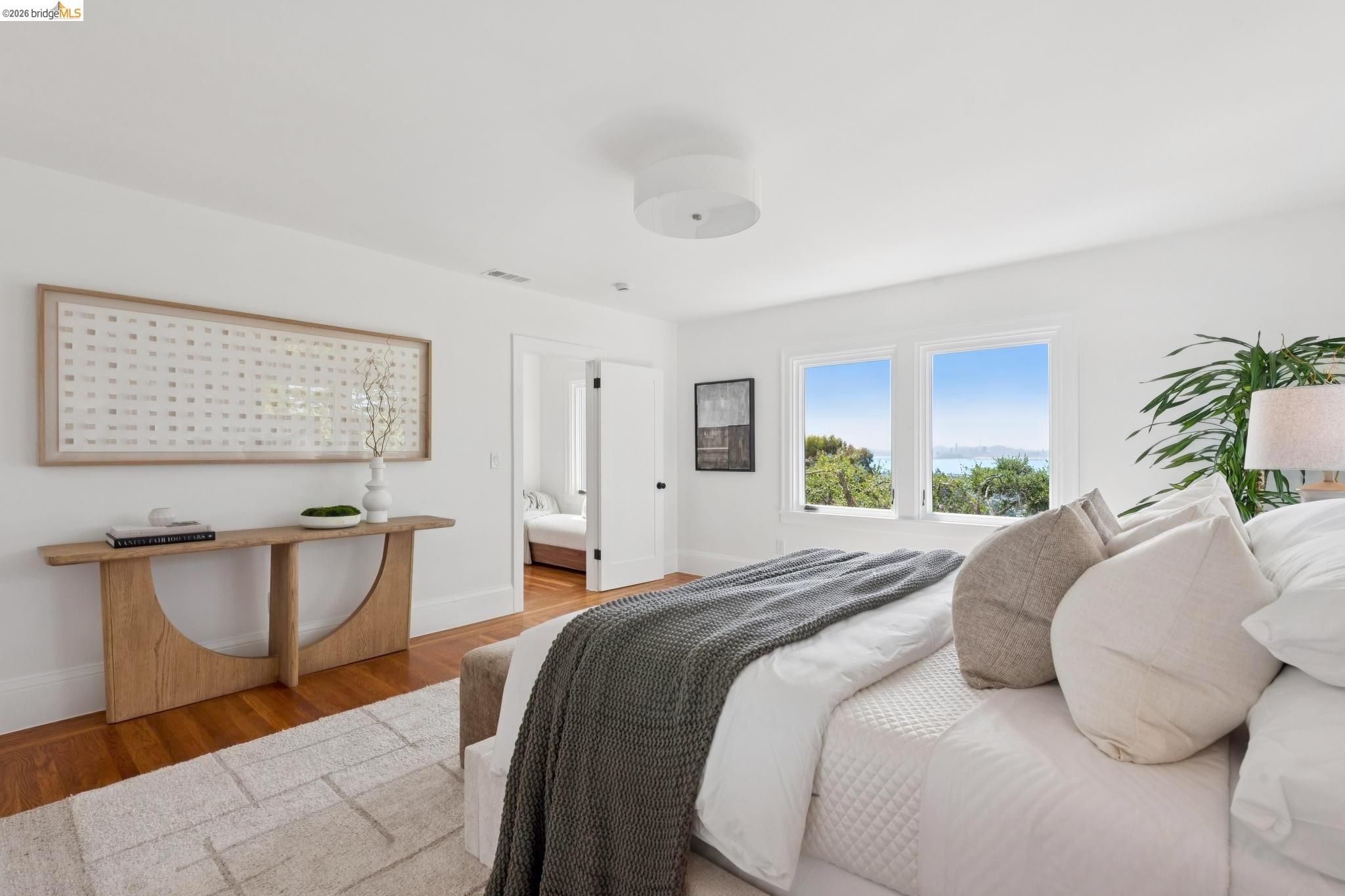 Detail Gallery Image 33 of 77 For 1001 Cragmont Ave, Berkeley,  CA 94708 - 4 Beds | 4 Baths