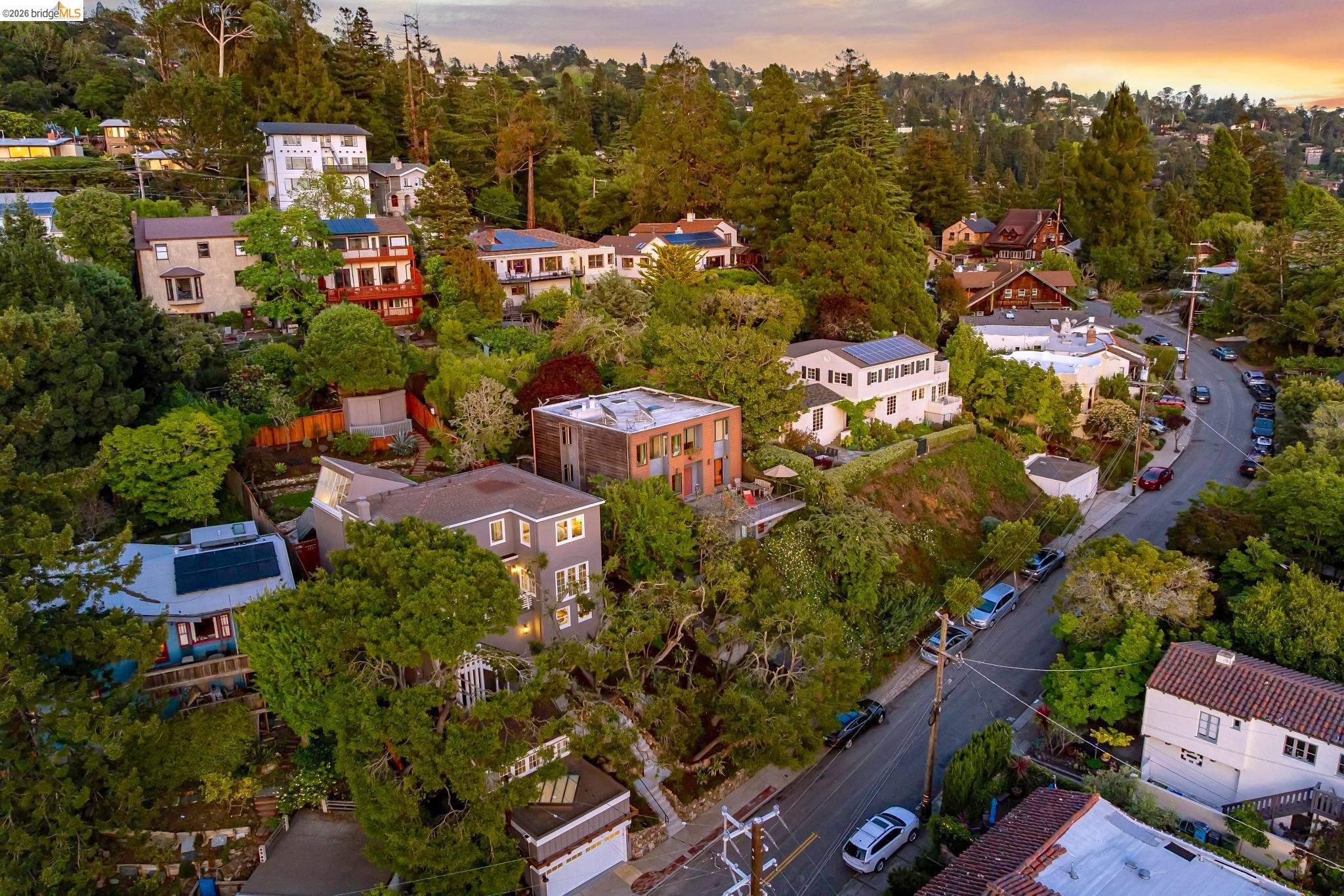 Detail Gallery Image 71 of 77 For 1001 Cragmont Ave, Berkeley,  CA 94708 - 4 Beds | 4 Baths