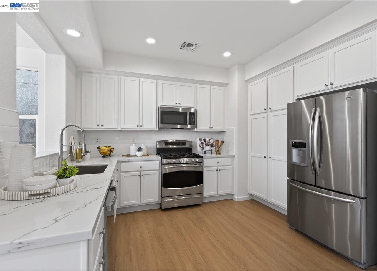 Detail Gallery Image 12 of 35 For 3348 Chartwell St, San Ramon,  CA 94583 - 3 Beds | 3/1 Baths