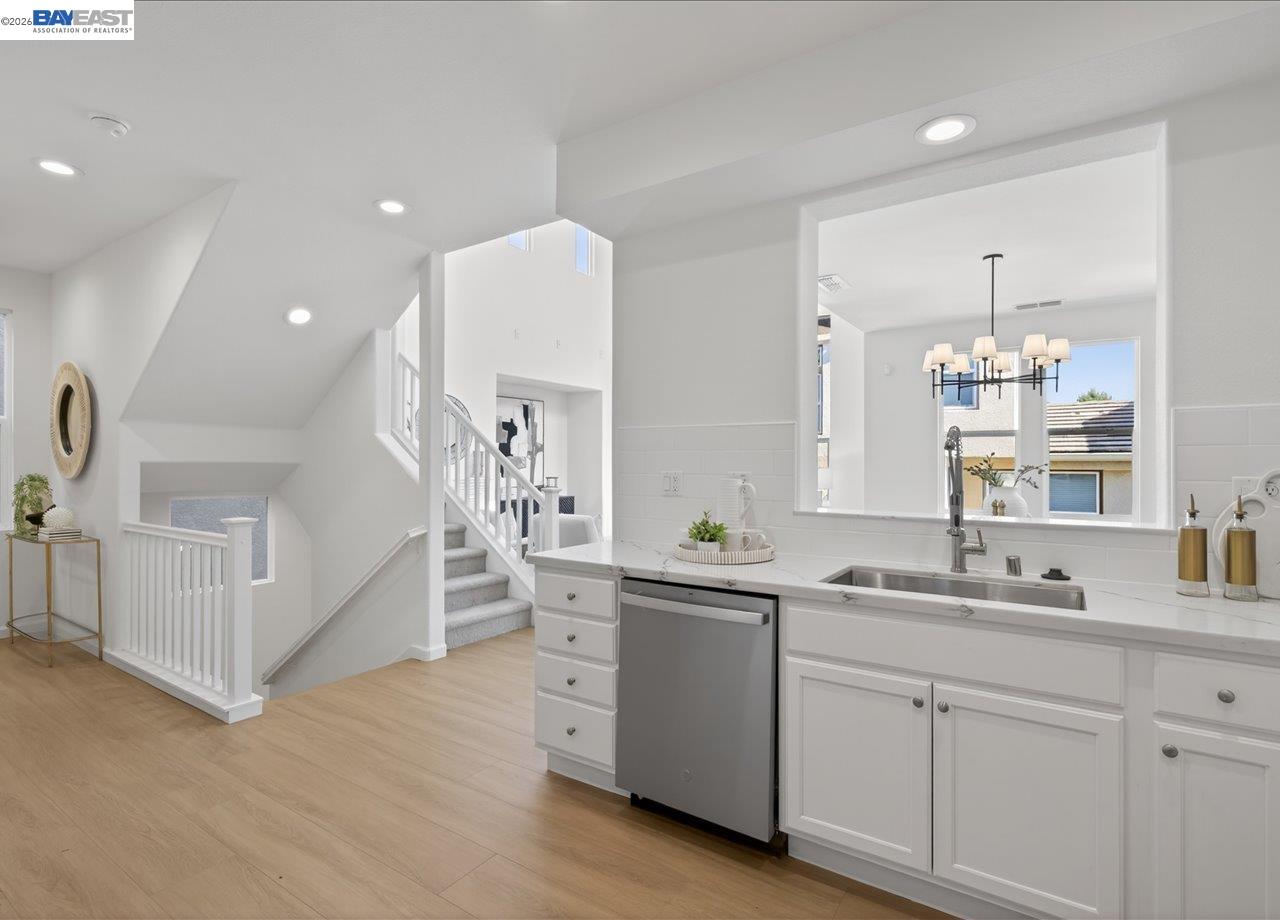 Detail Gallery Image 14 of 35 For 3348 Chartwell St, San Ramon,  CA 94583 - 3 Beds | 3/1 Baths