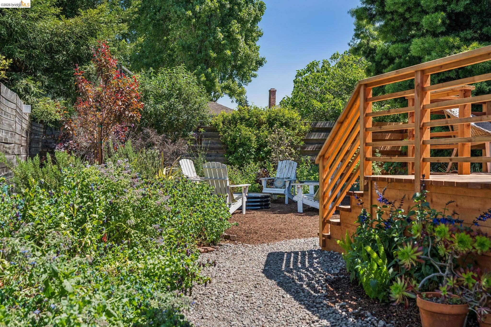 Detail Gallery Image 2 of 37 For 2323 Browning St, Berkeley,  CA 94702 - 3 Beds | 1 Baths