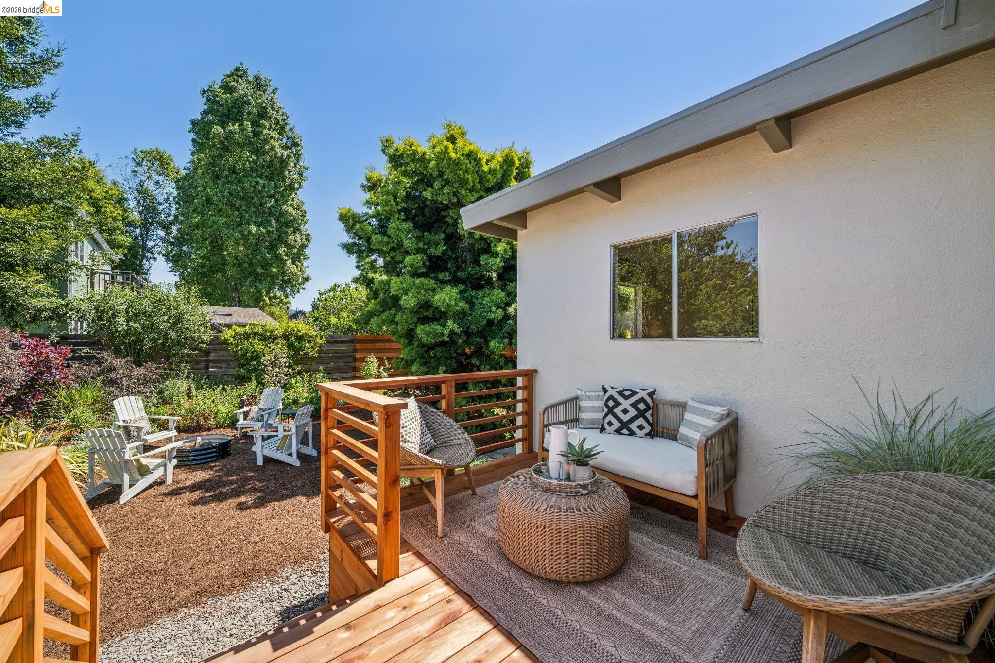 Detail Gallery Image 27 of 37 For 2323 Browning St, Berkeley,  CA 94702 - 3 Beds | 1 Baths