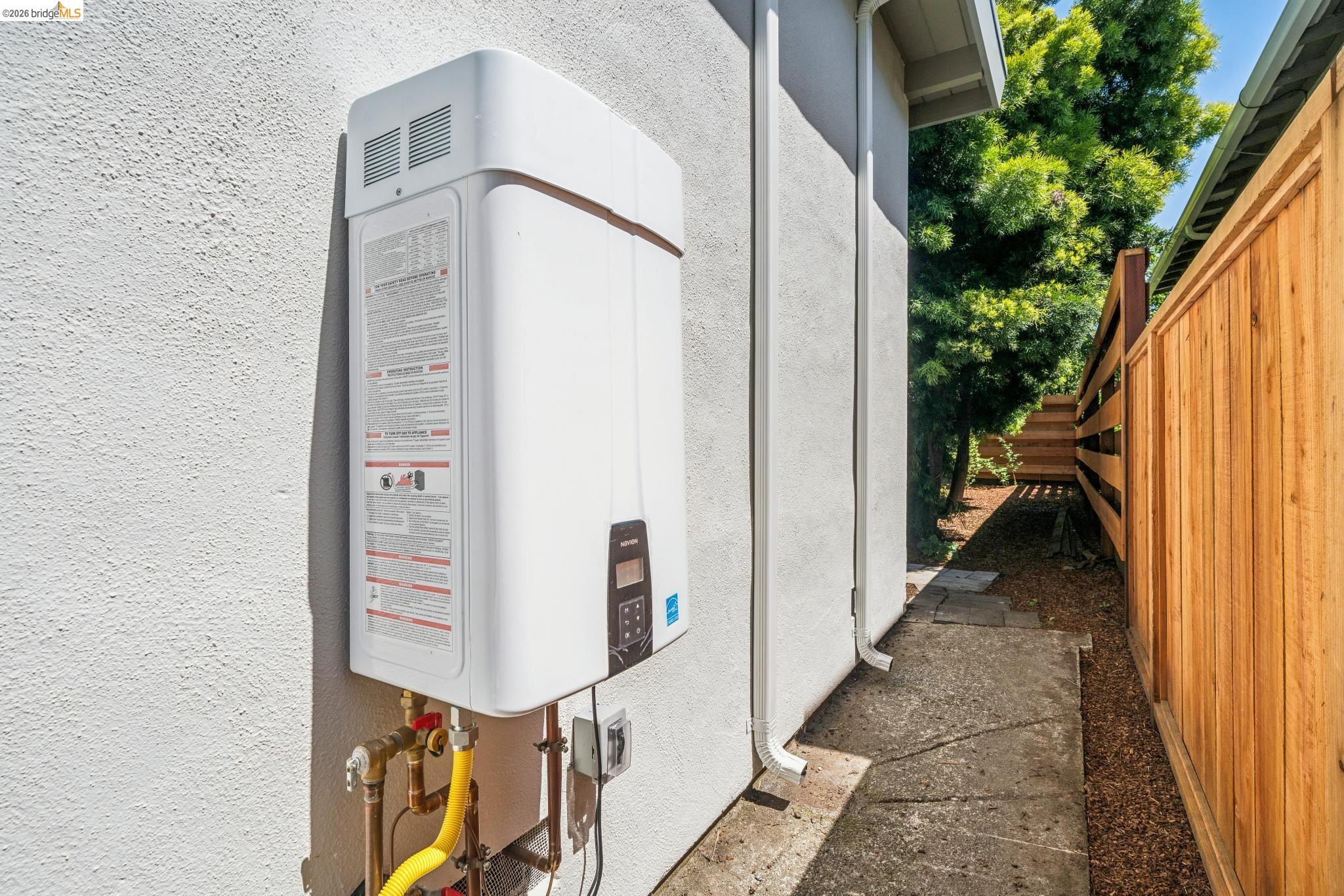 Detail Gallery Image 35 of 37 For 2323 Browning St, Berkeley,  CA 94702 - 3 Beds | 1 Baths