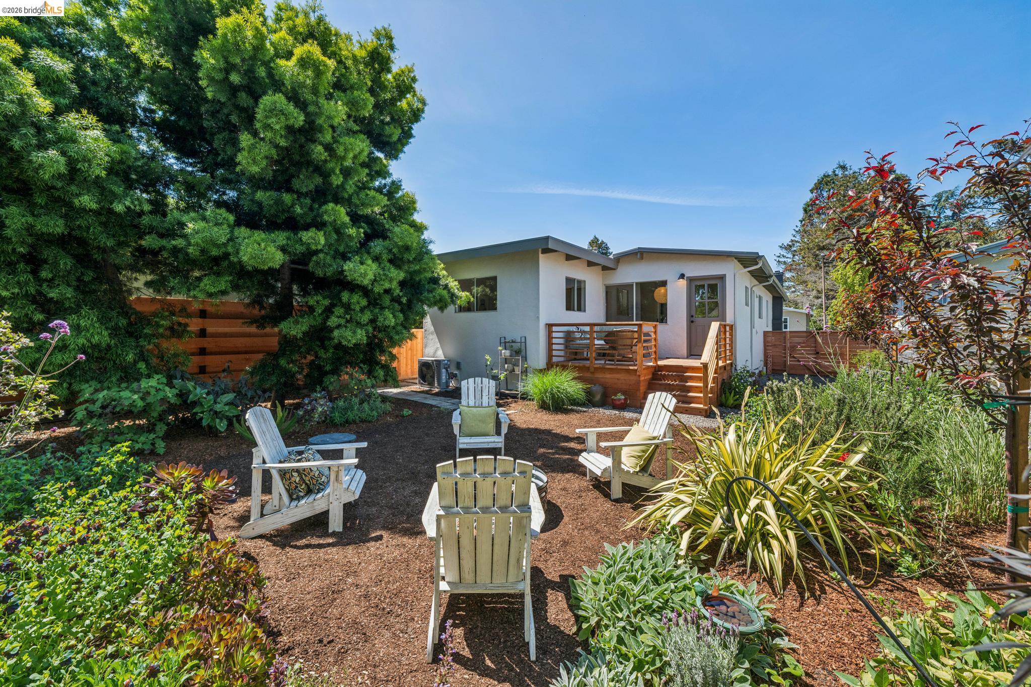 Detail Gallery Image 36 of 37 For 2323 Browning St, Berkeley,  CA 94702 - 3 Beds | 1 Baths