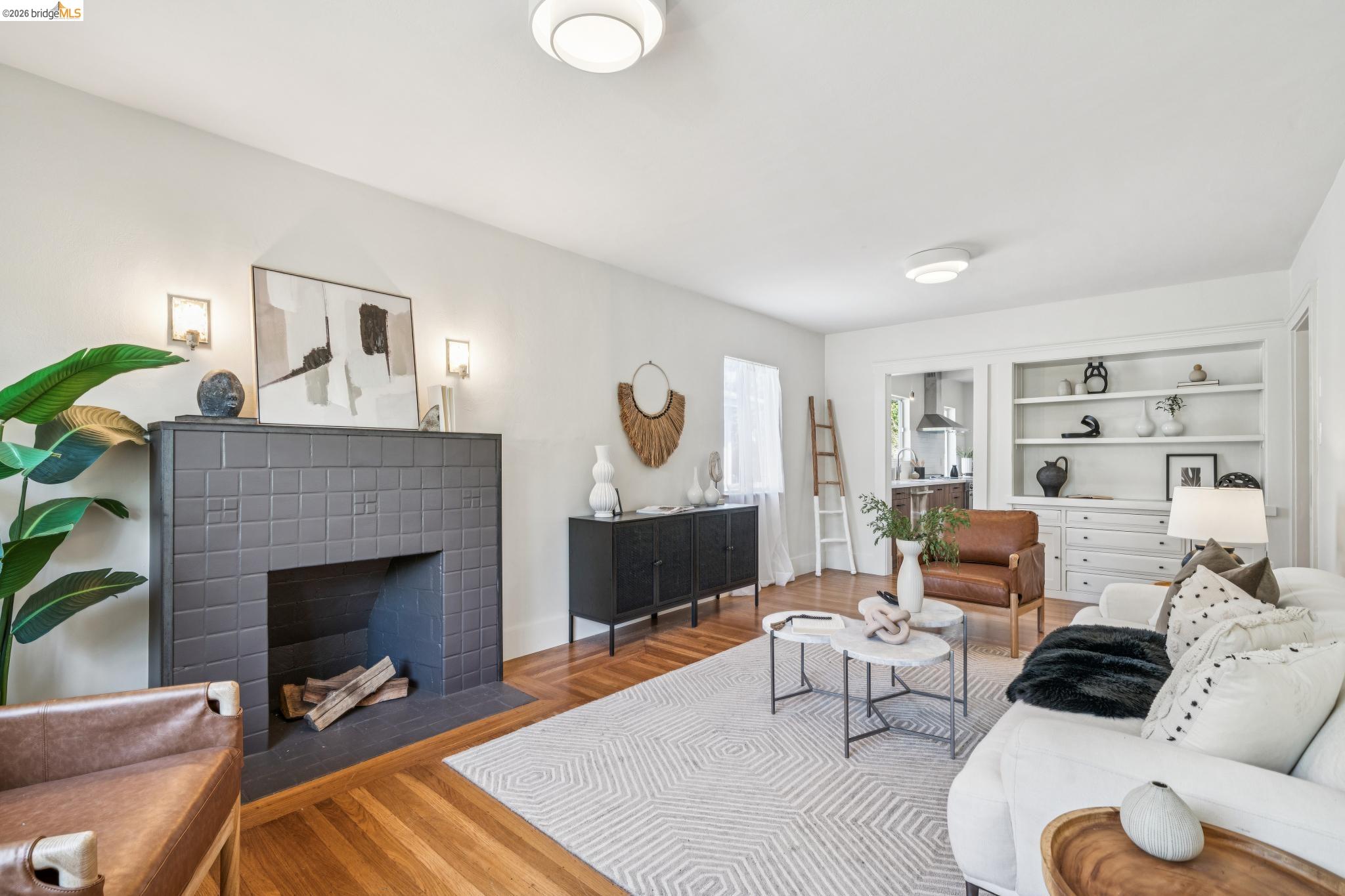 Detail Gallery Image 8 of 37 For 2323 Browning St, Berkeley,  CA 94702 - 3 Beds | 1 Baths