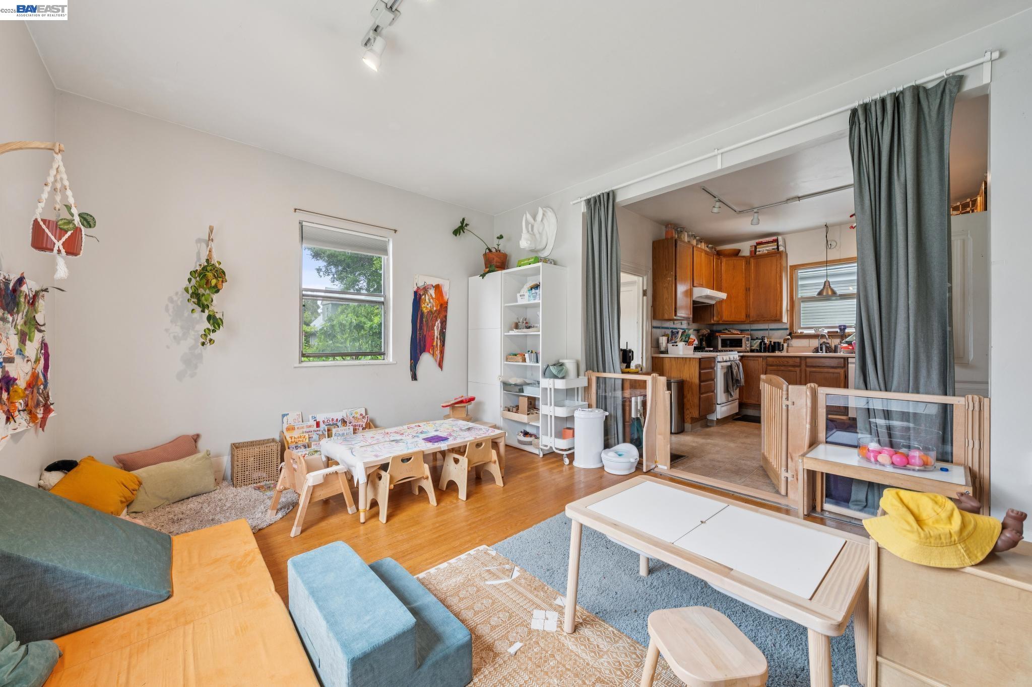 5227 LOCKSLEY AVENUE, Oakland, CA, 94618