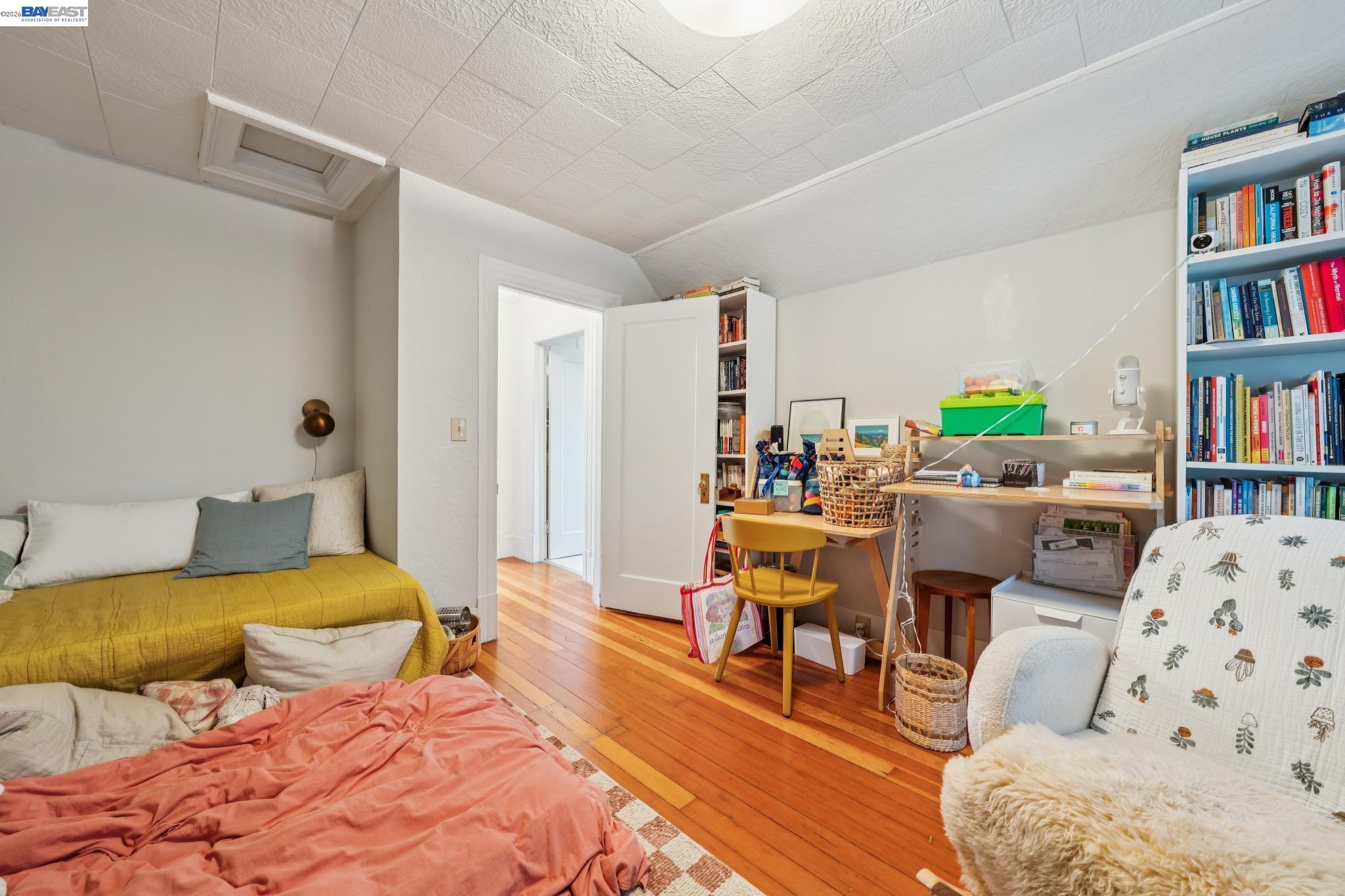 5227 LOCKSLEY AVENUE, Oakland, CA, 94618