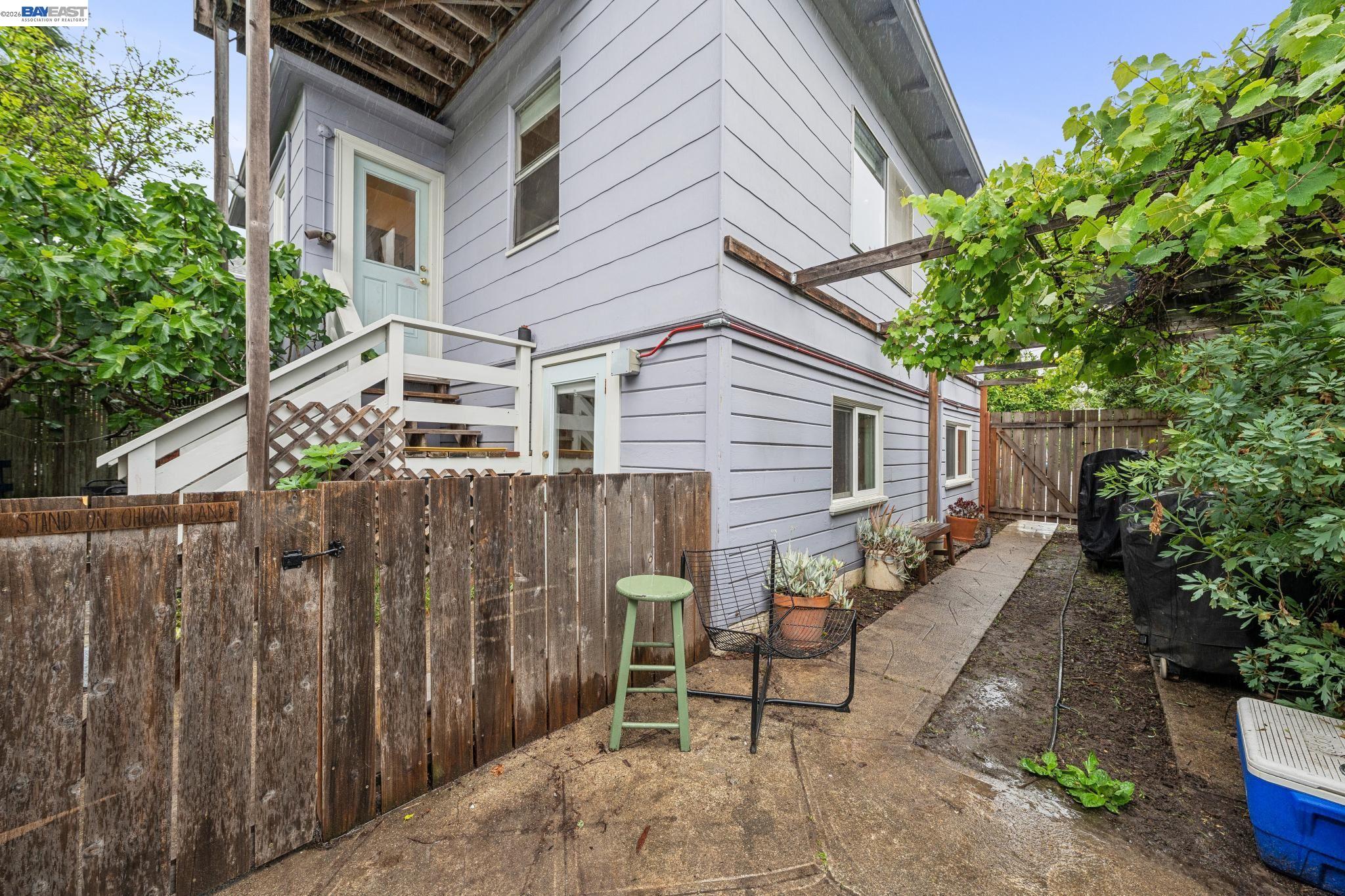 5227 LOCKSLEY AVENUE, Oakland, CA, 94618