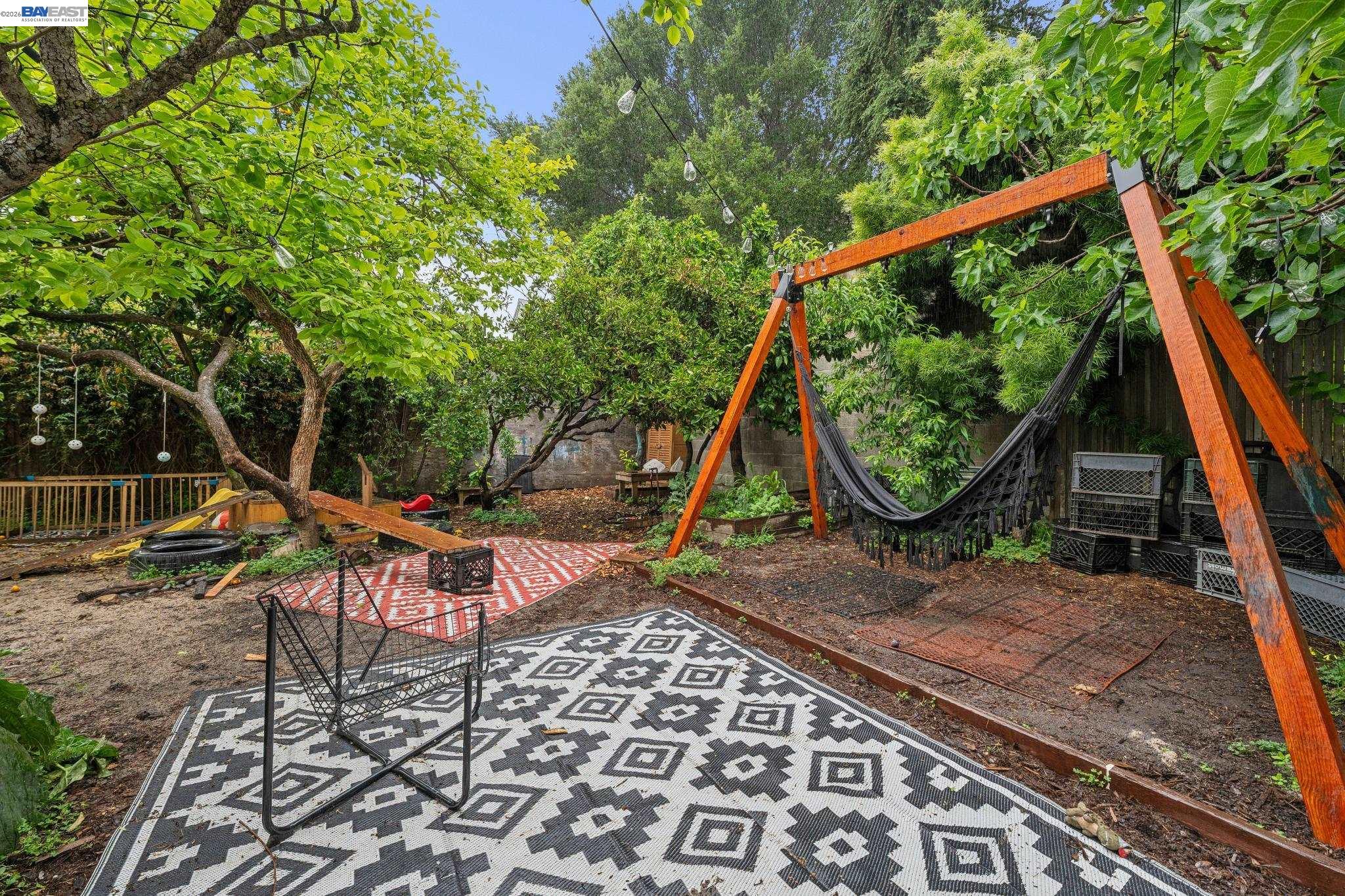 5227 LOCKSLEY AVENUE, Oakland, CA, 94618