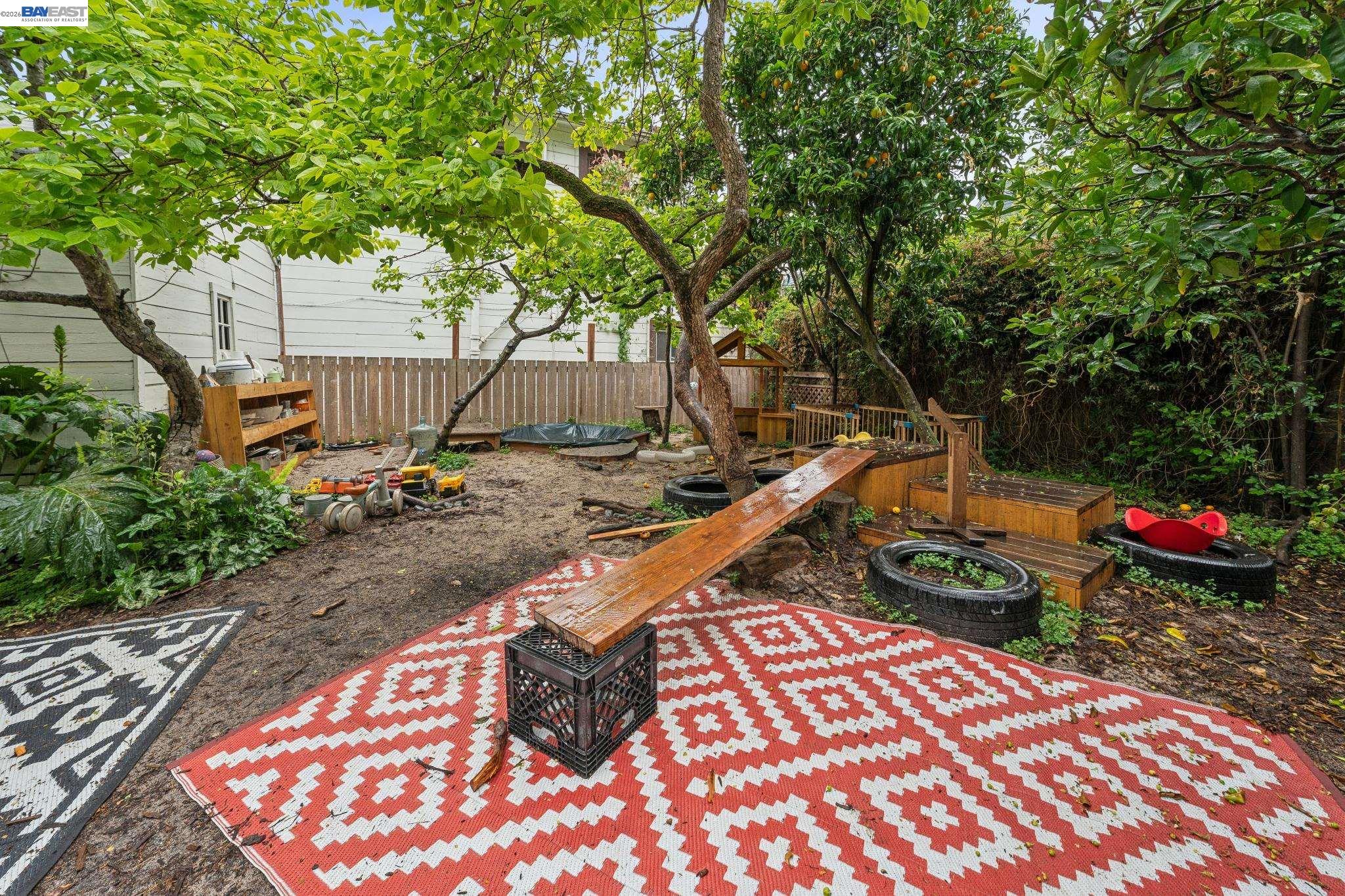 5227 LOCKSLEY AVENUE, Oakland, CA, 94618