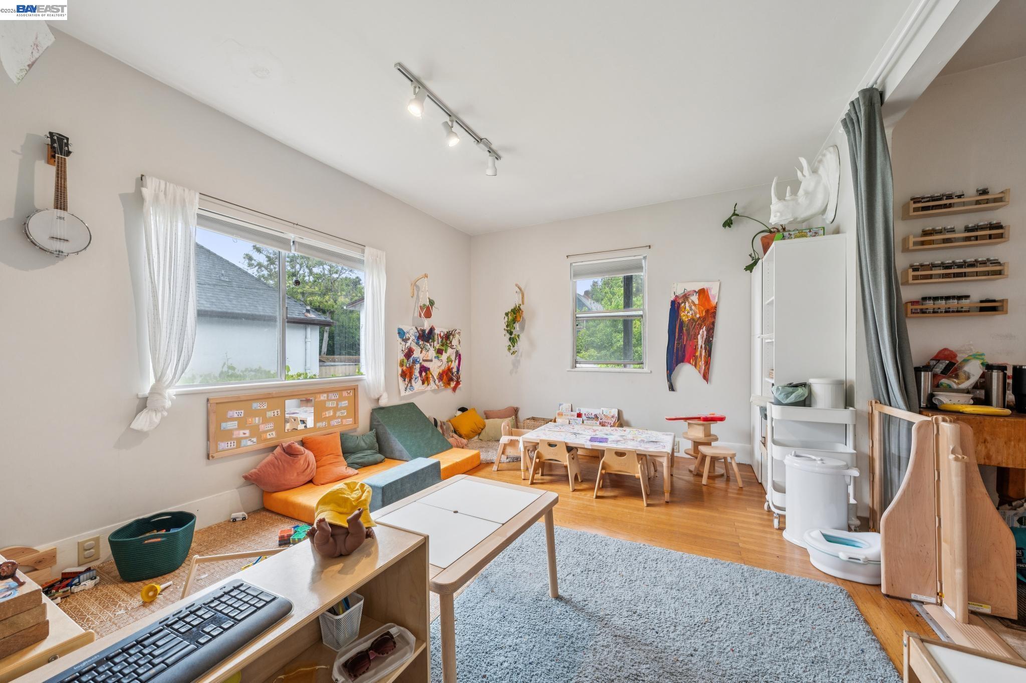 5227 LOCKSLEY AVENUE, Oakland, CA, 94618