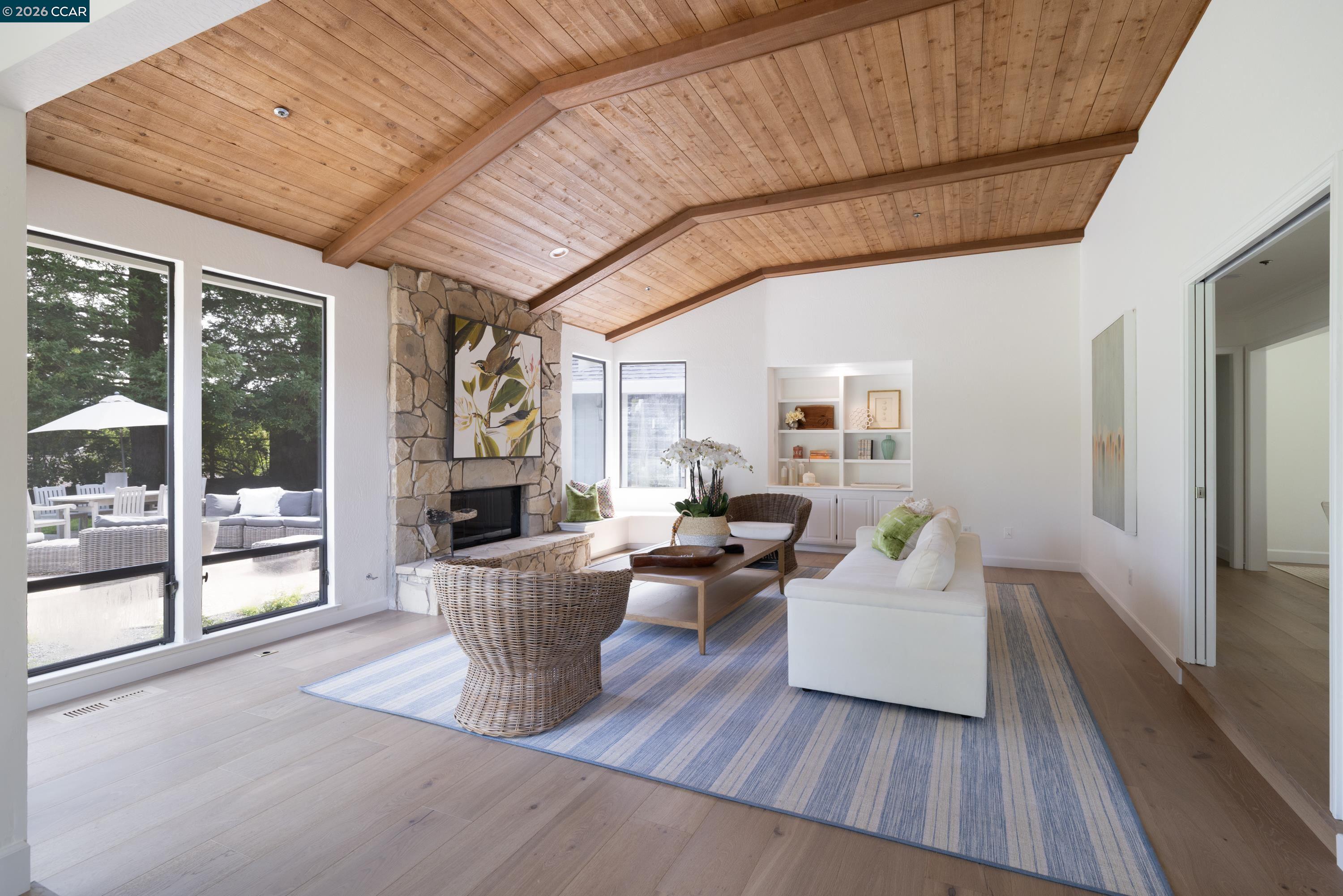 Detail Gallery Image 10 of 46 For 7 Crockett Drive, Moraga,  CA 94556 - 4 Beds | 2/1 Baths