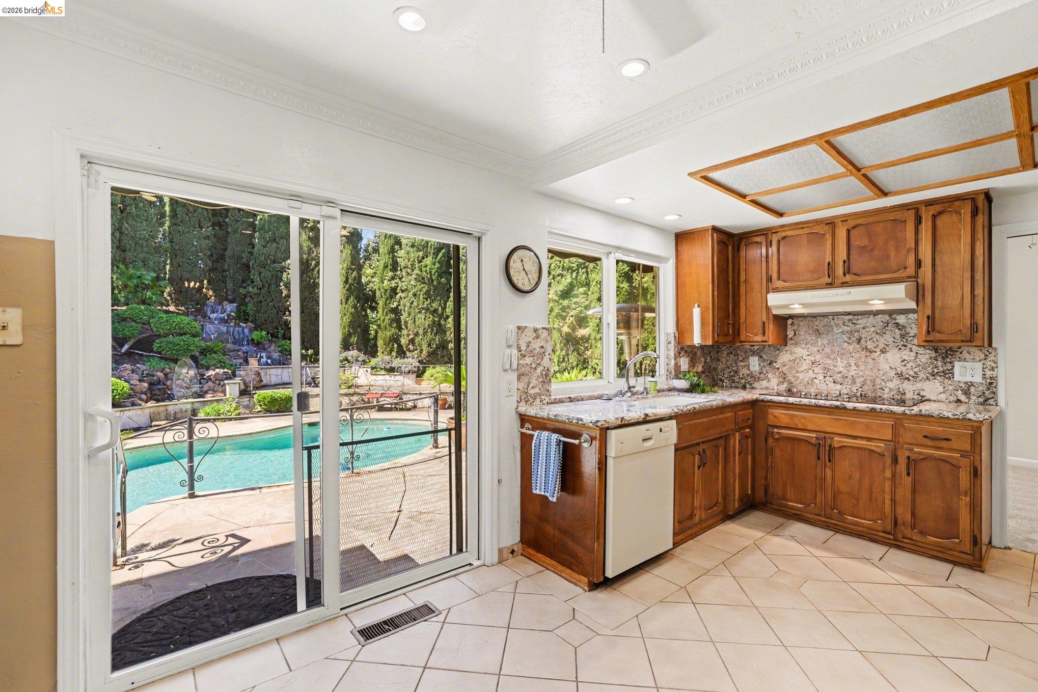 Detail Gallery Image 14 of 51 For 1912 Grizzly Ct, Antioch,  CA 94509 - 4 Beds | 3 Baths