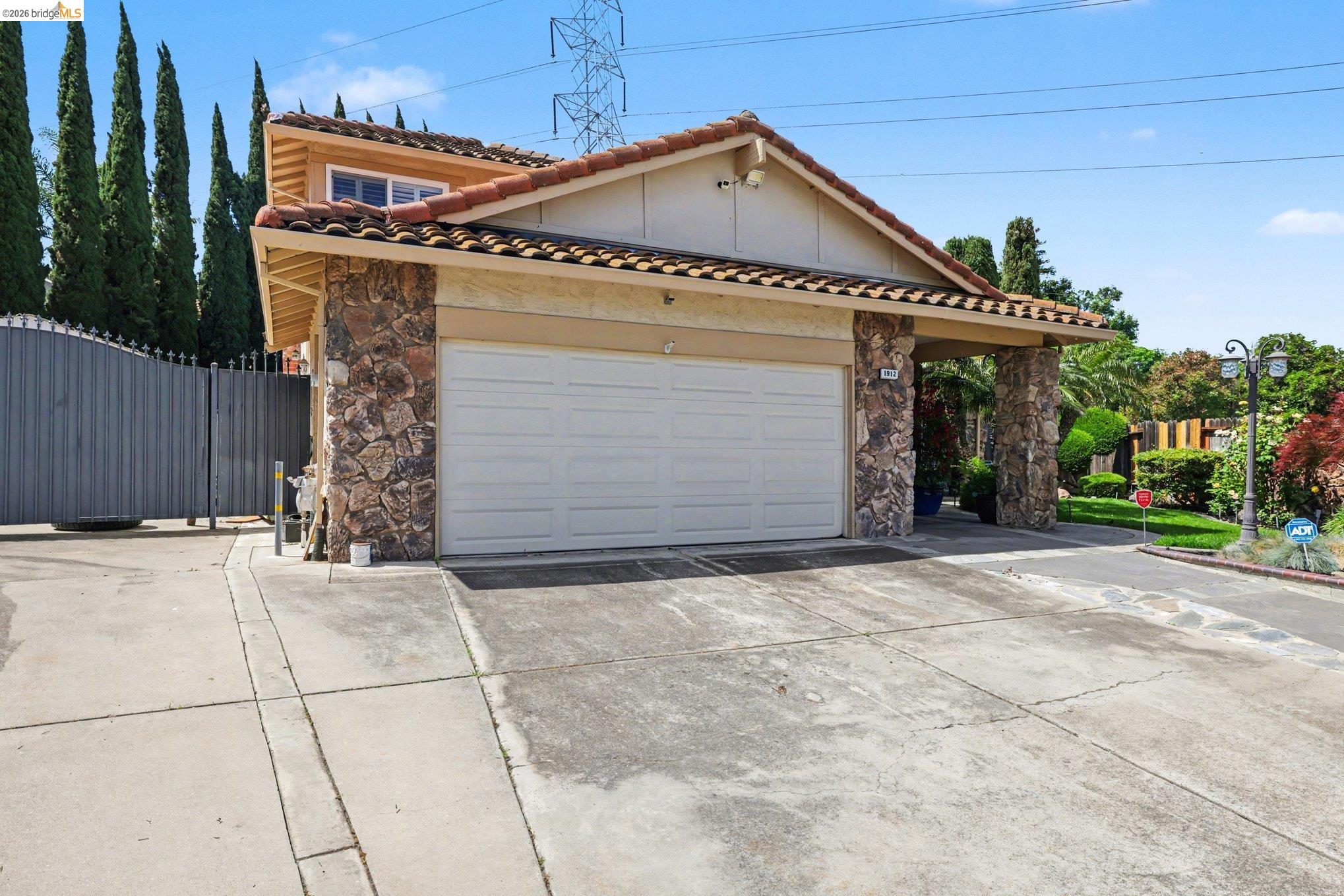 Detail Gallery Image 4 of 51 For 1912 Grizzly Ct, Antioch,  CA 94509 - 4 Beds | 3 Baths